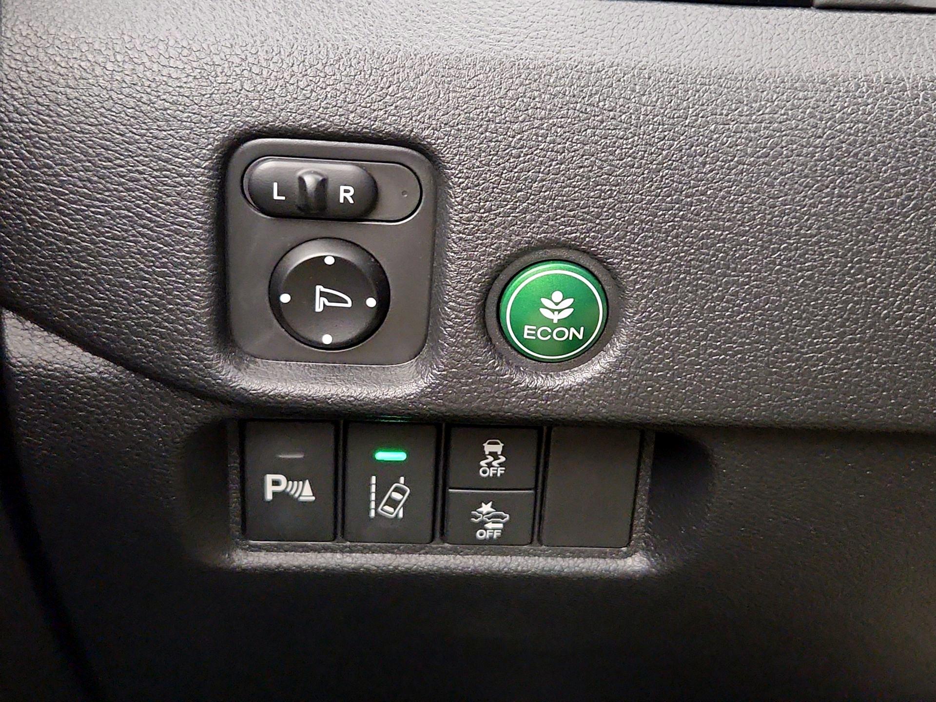 Thumbnail: 2018 Honda Pilot - 13