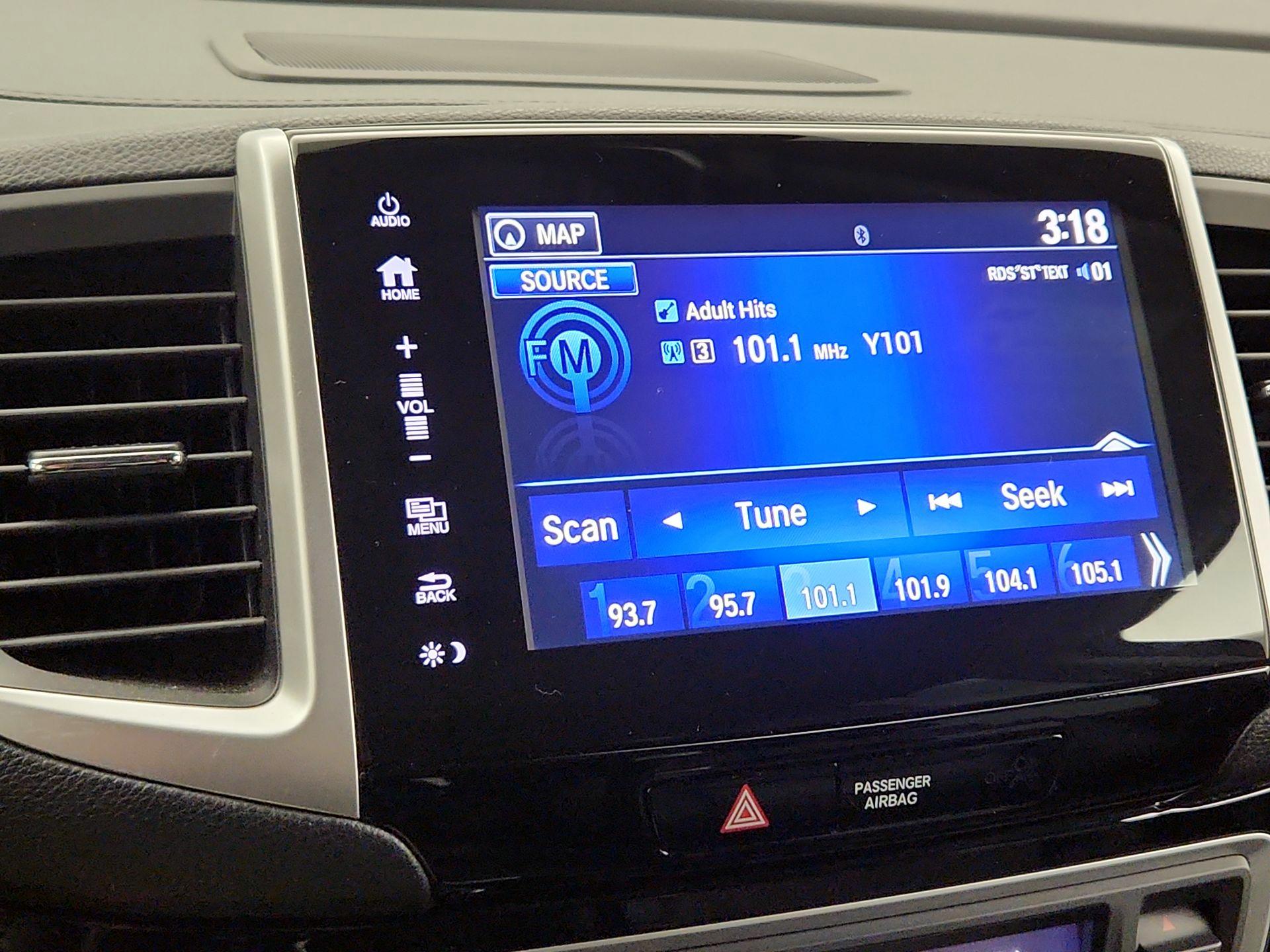 Thumbnail: 2018 Honda Pilot - 15