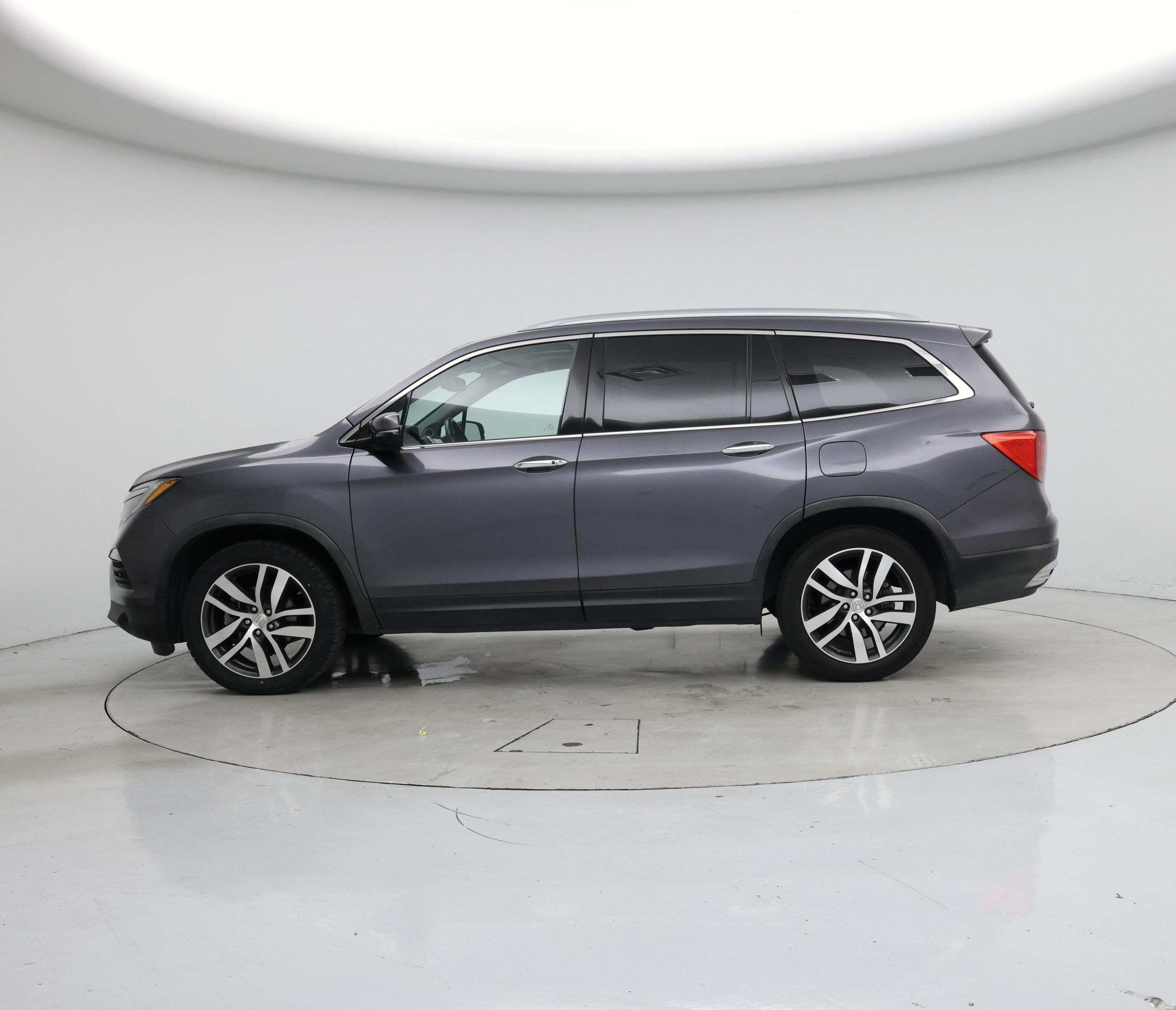 Thumbnail: 2018 Honda Pilot - 3