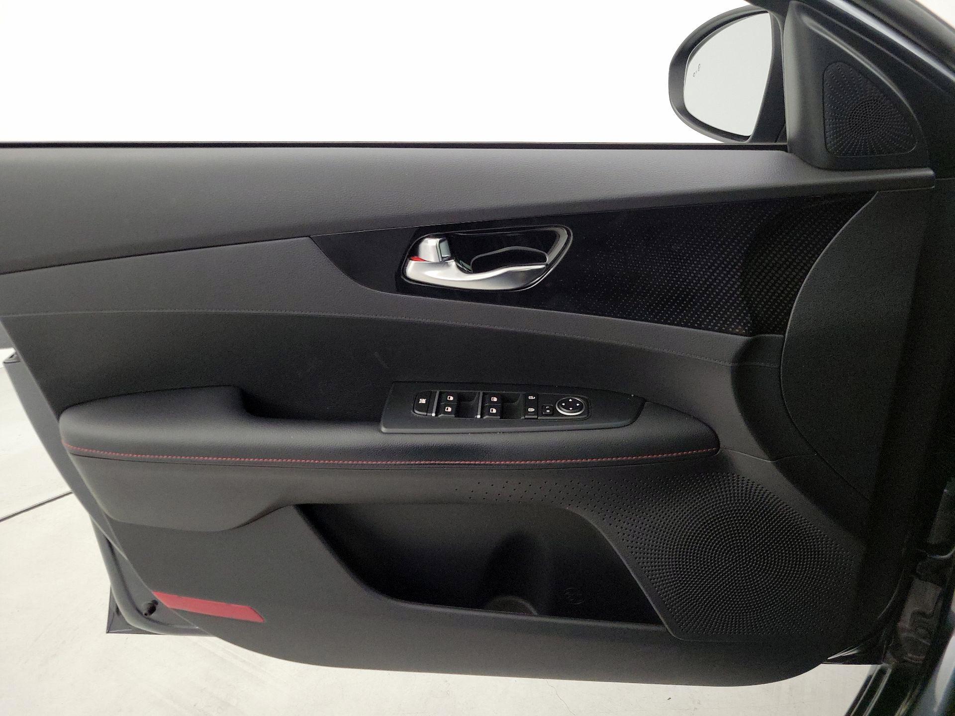 Thumbnail: 2021 Kia Forte - 12