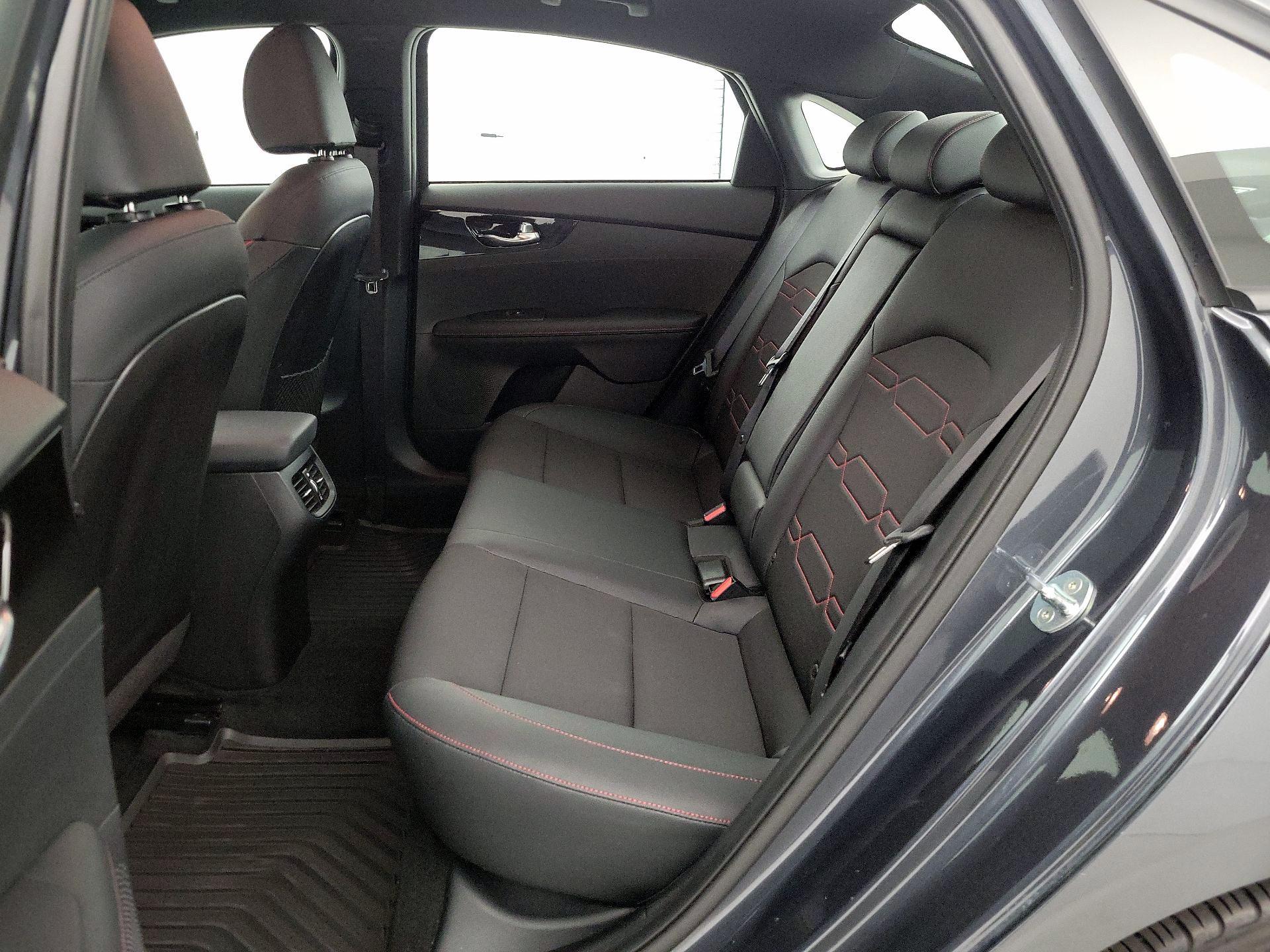 Thumbnail: 2021 Kia Forte - 19