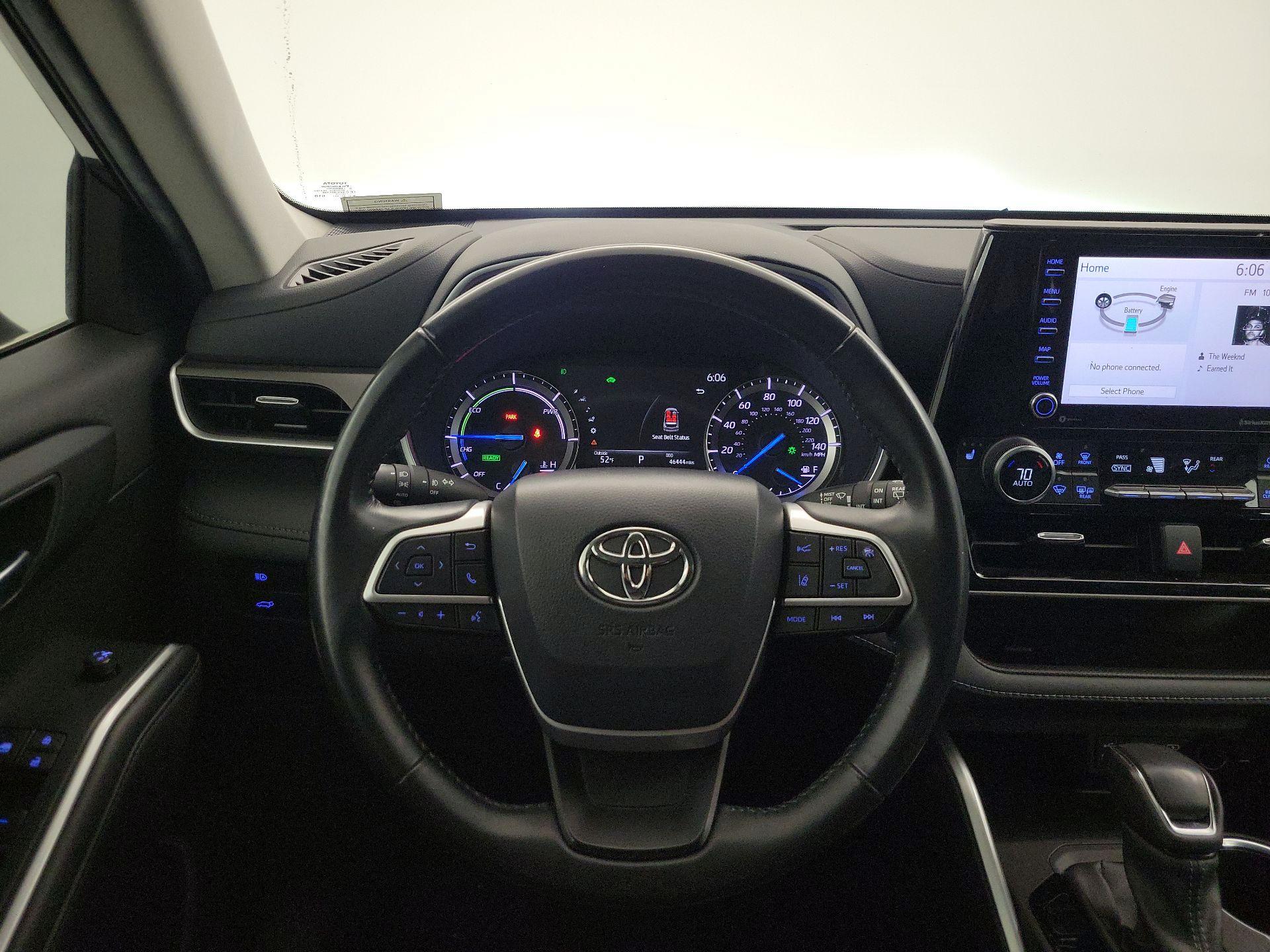 Thumbnail: 2022 Toyota Highlander - 10