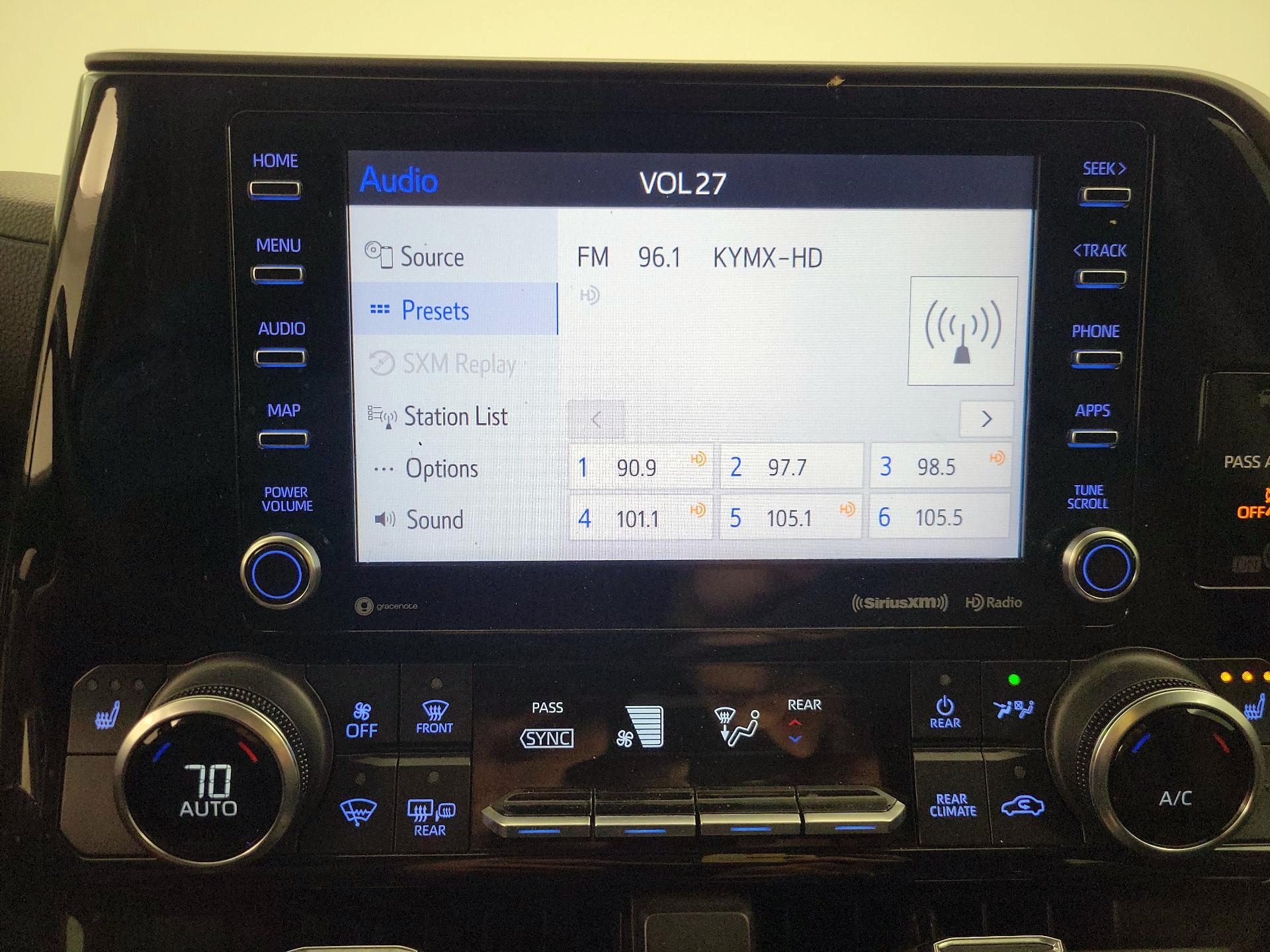 Thumbnail: 2022 Toyota Highlander - 15