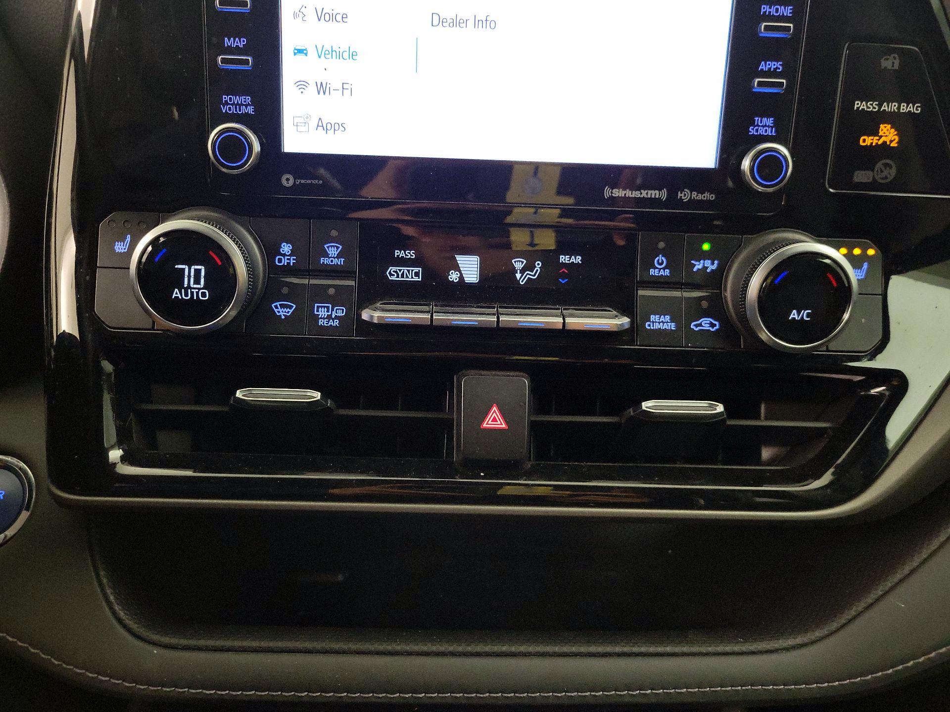 Thumbnail: 2022 Toyota Highlander - 16