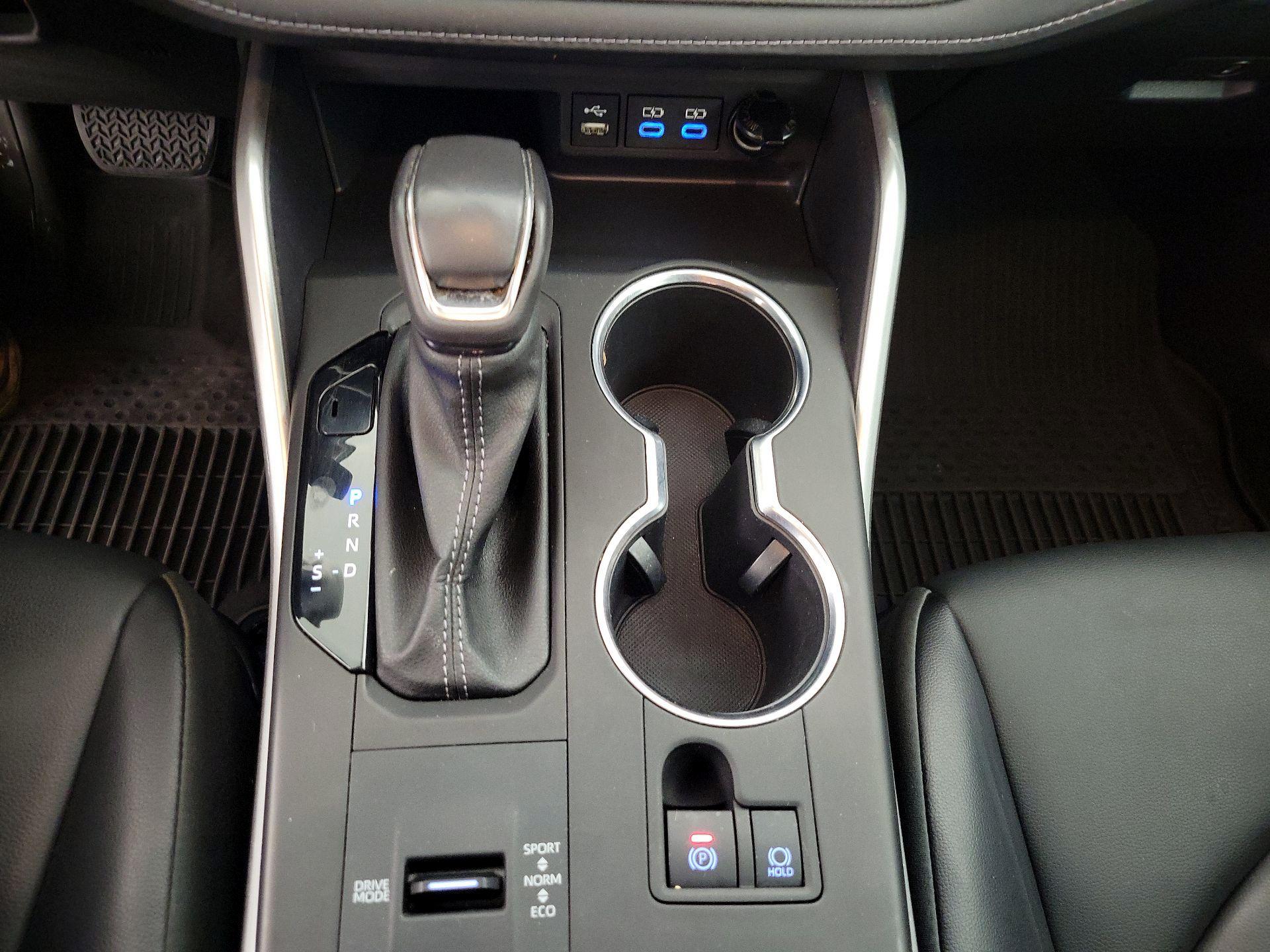 Thumbnail: 2022 Toyota Highlander - 17