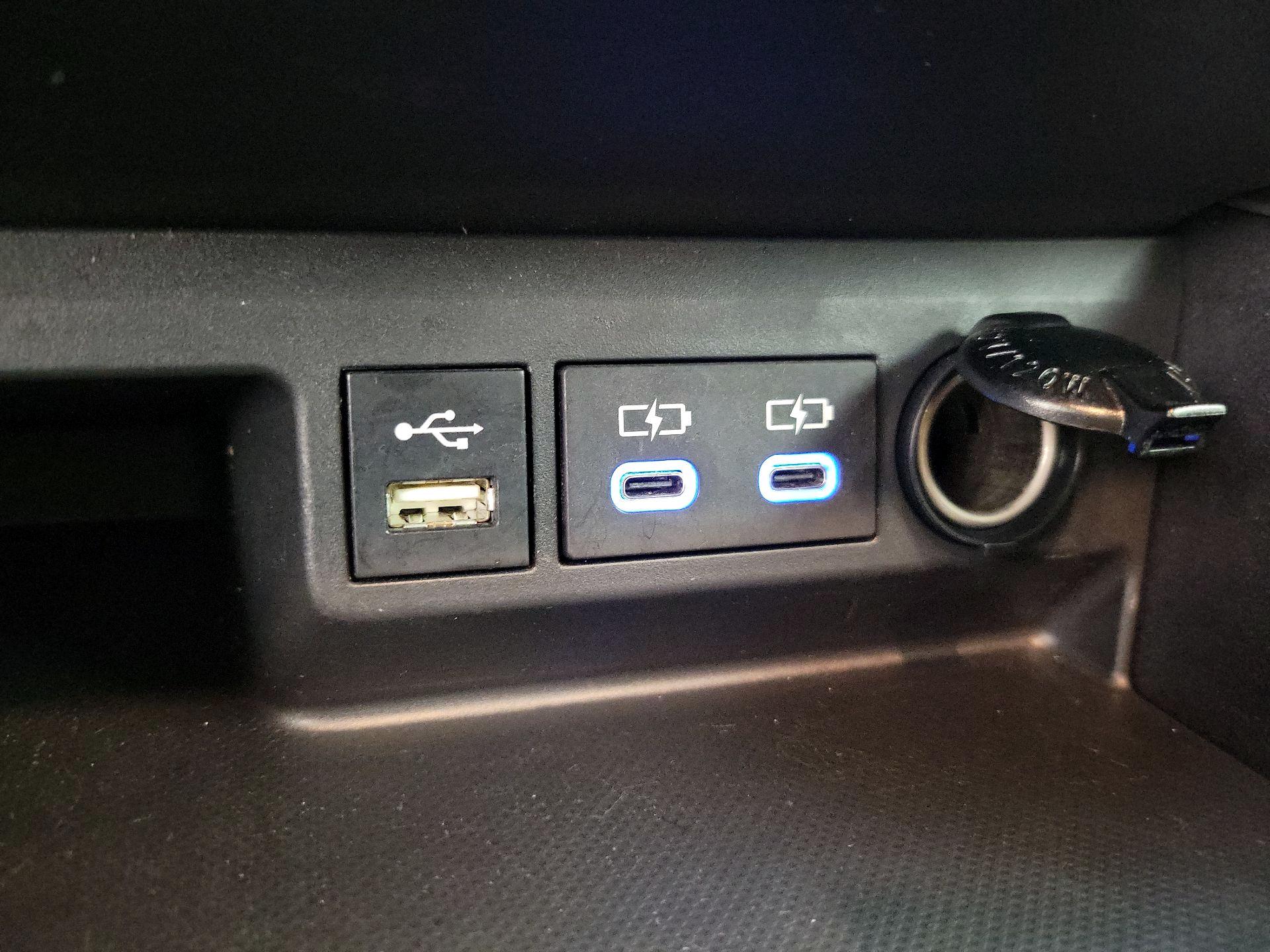 Thumbnail: 2022 Toyota Highlander - 18