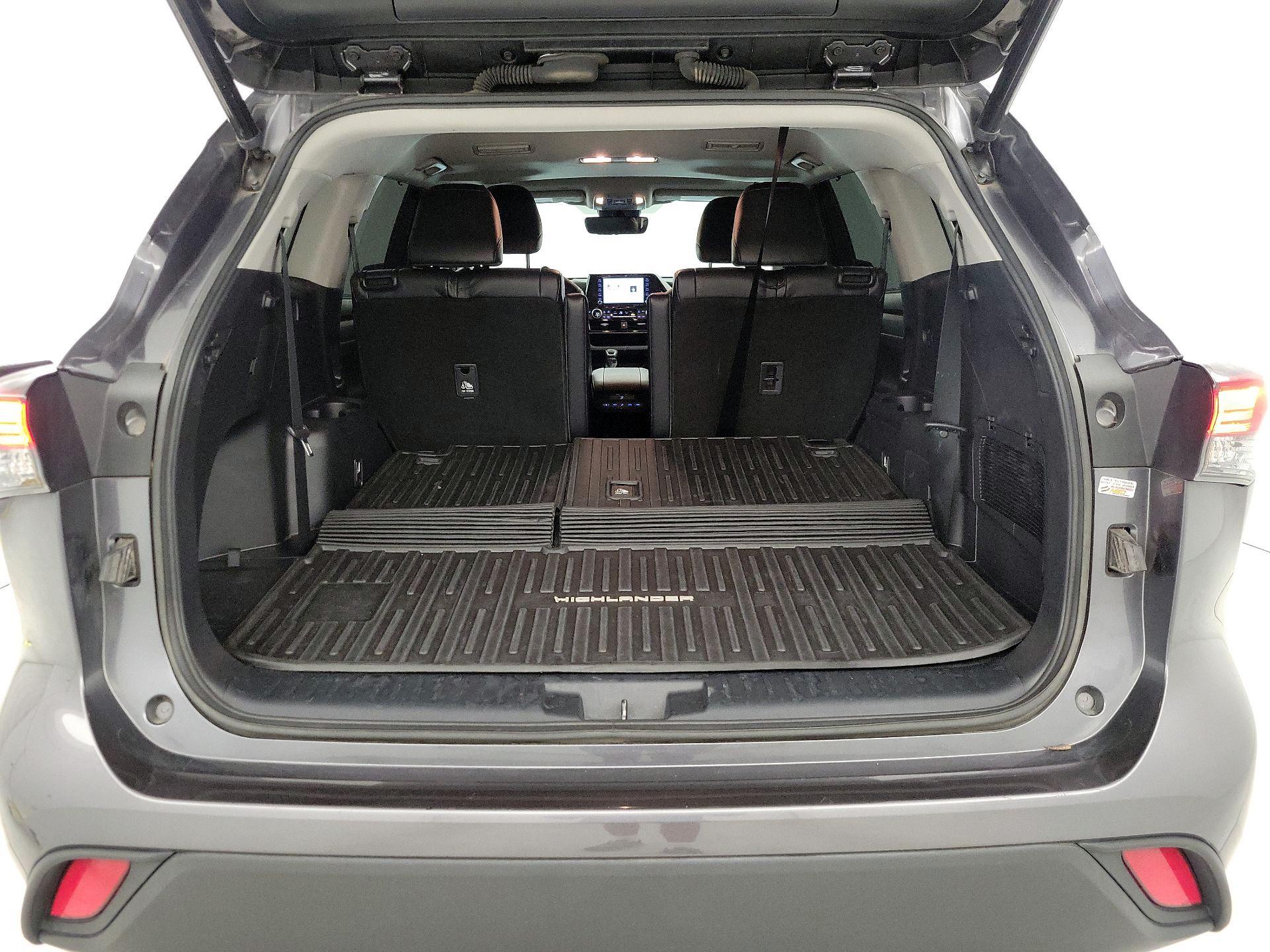 Thumbnail: 2022 Toyota Highlander - 20