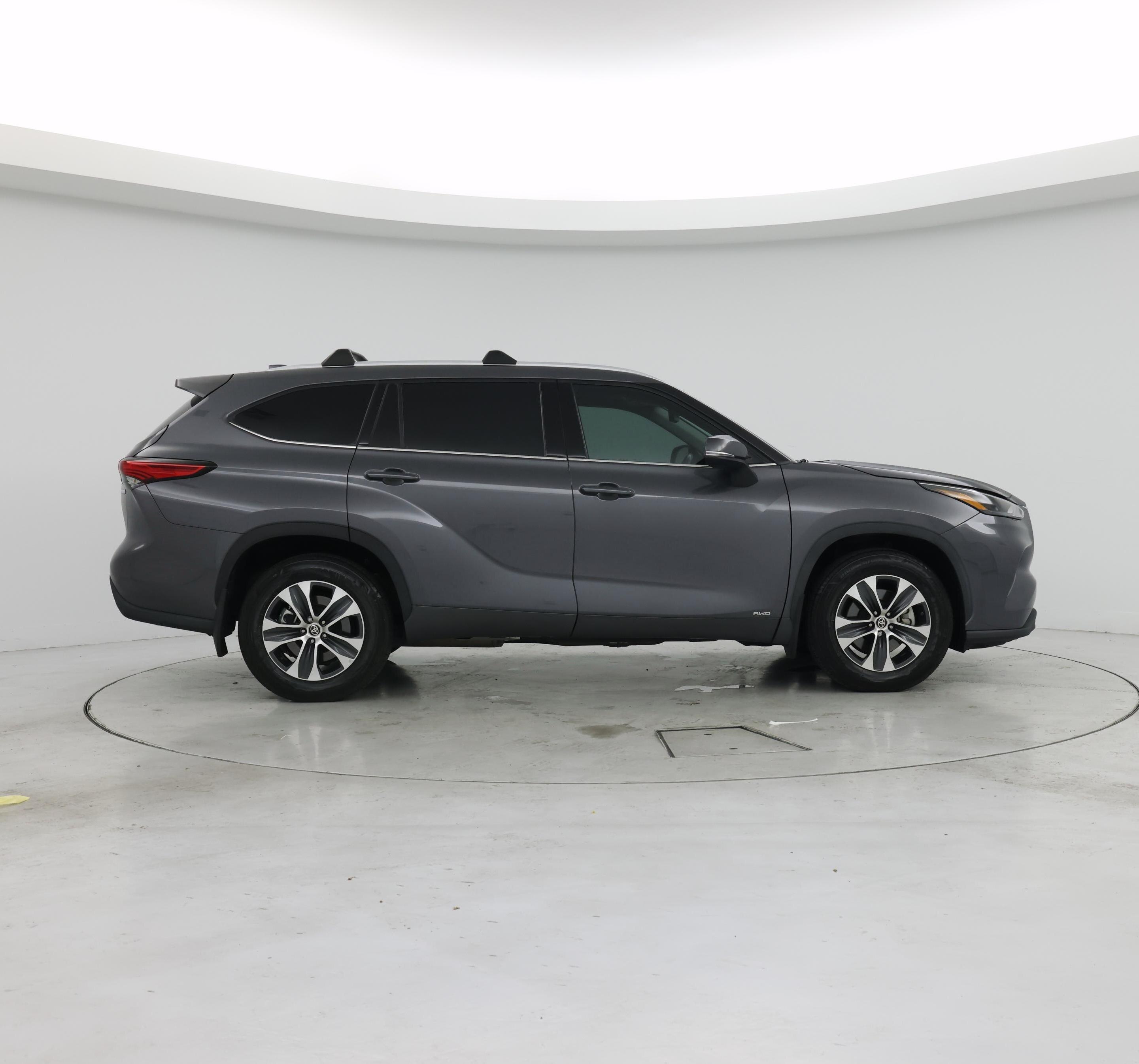 Thumbnail: 2022 Toyota Highlander - 7