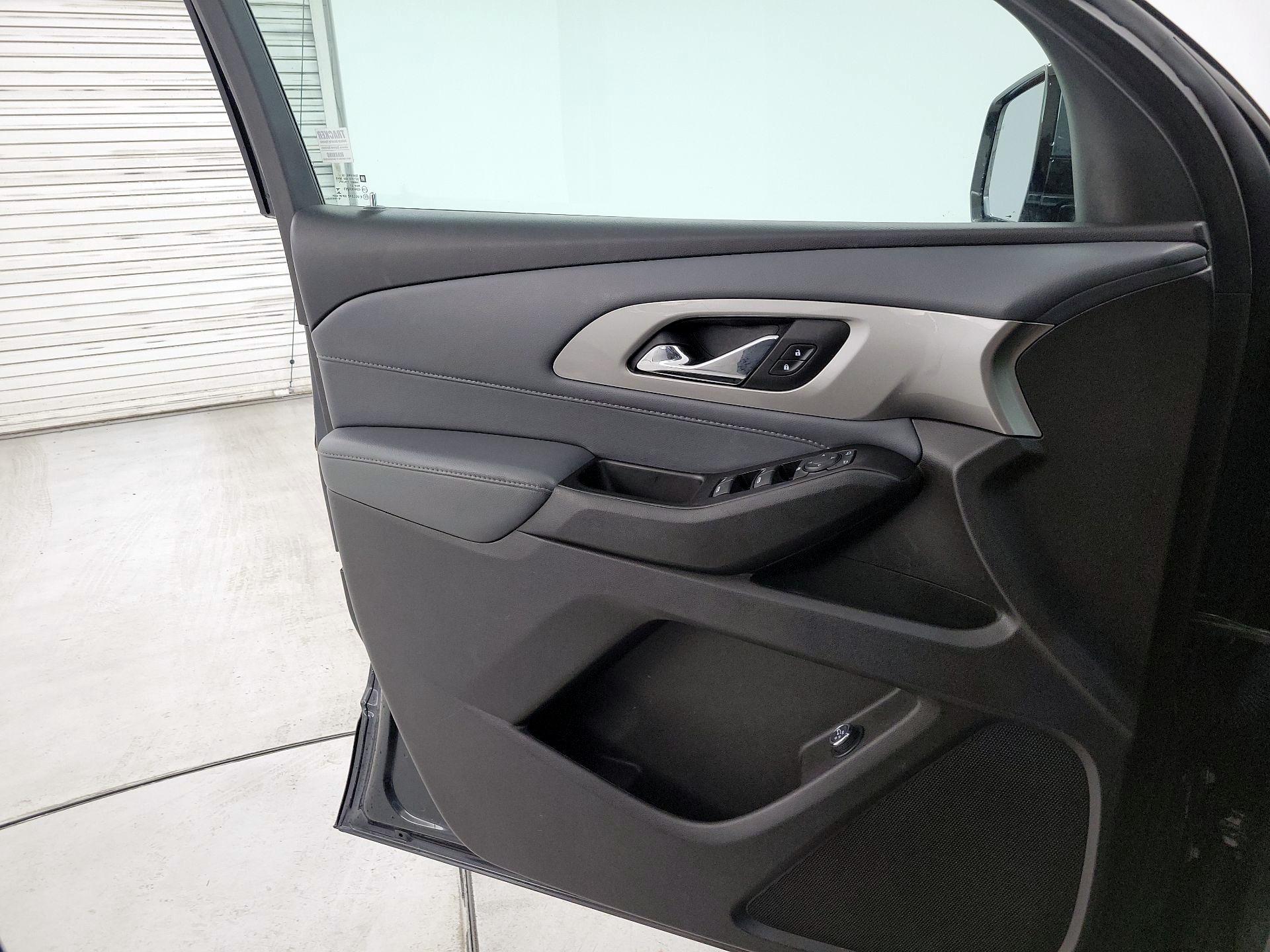 Thumbnail: 2019 Chevrolet Traverse - 12