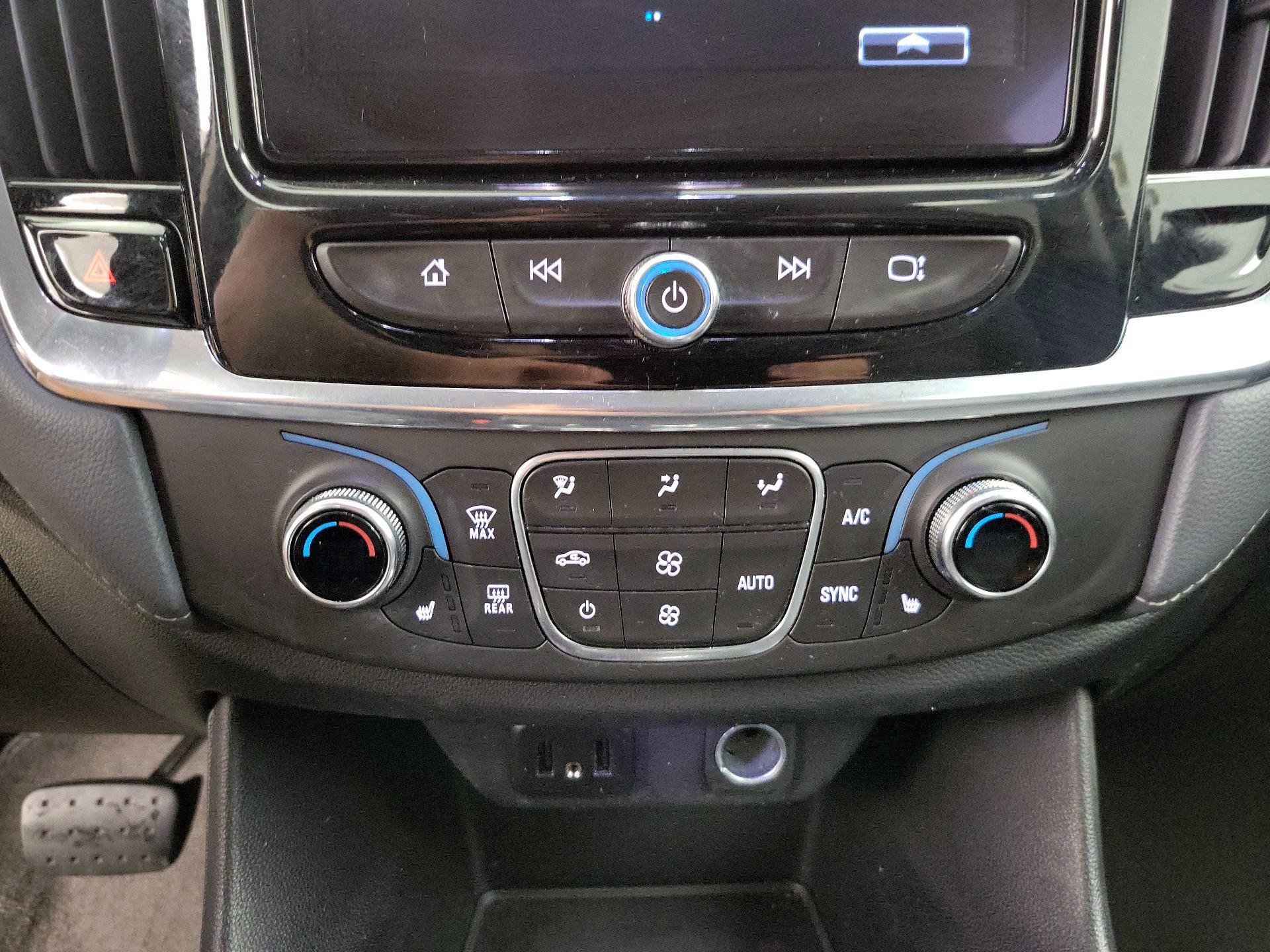 Thumbnail: 2019 Chevrolet Traverse - 16