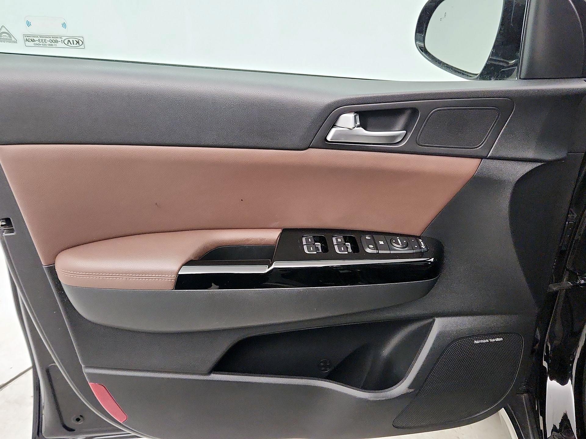 Thumbnail: 2017 Kia Sportage - 12