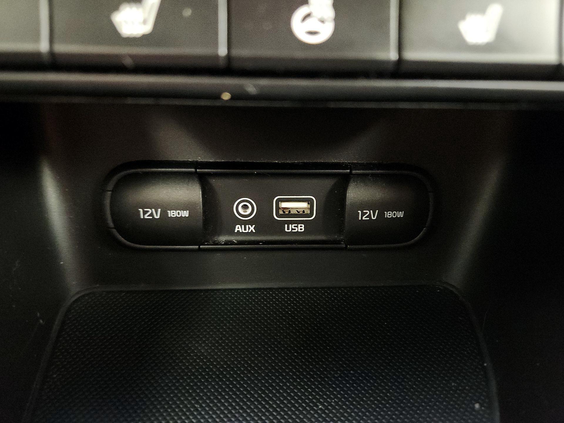 Thumbnail: 2017 Kia Sportage - 19