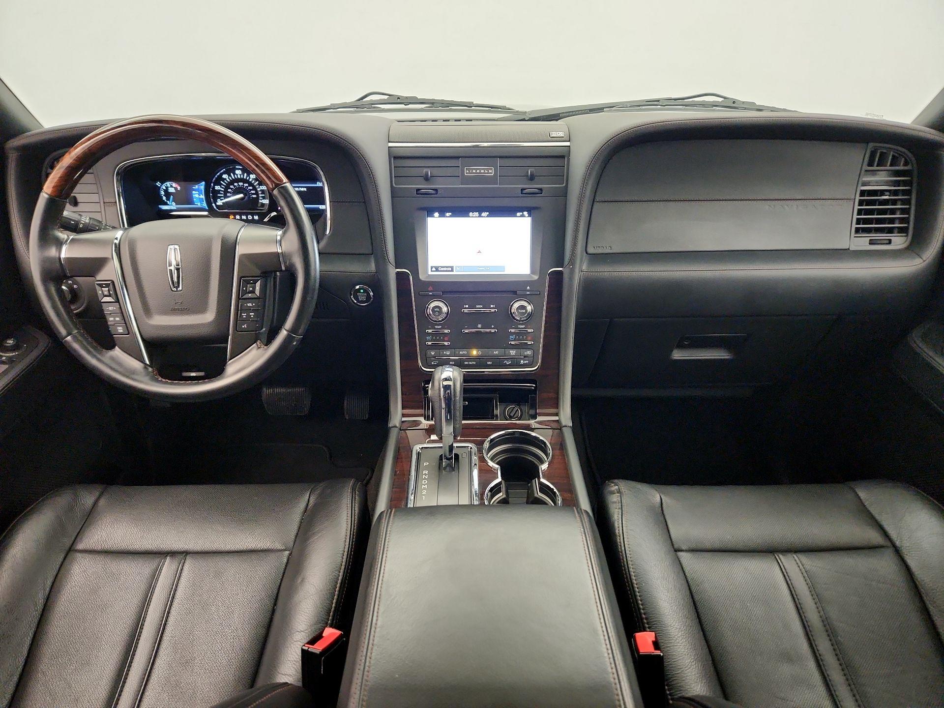 Thumbnail: 2017 Lincoln Navigator L - 9