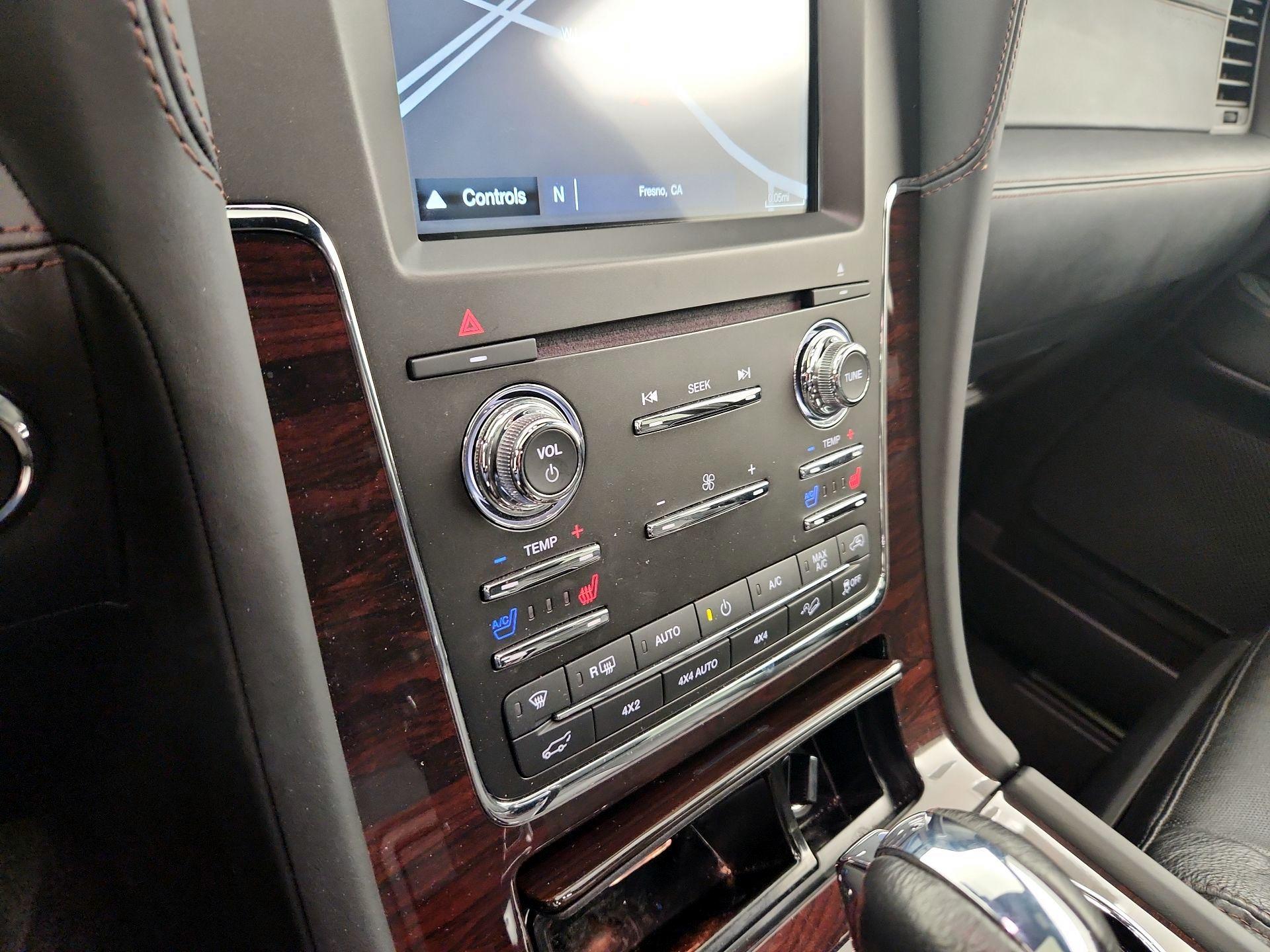 Thumbnail: 2017 Lincoln Navigator L - 17