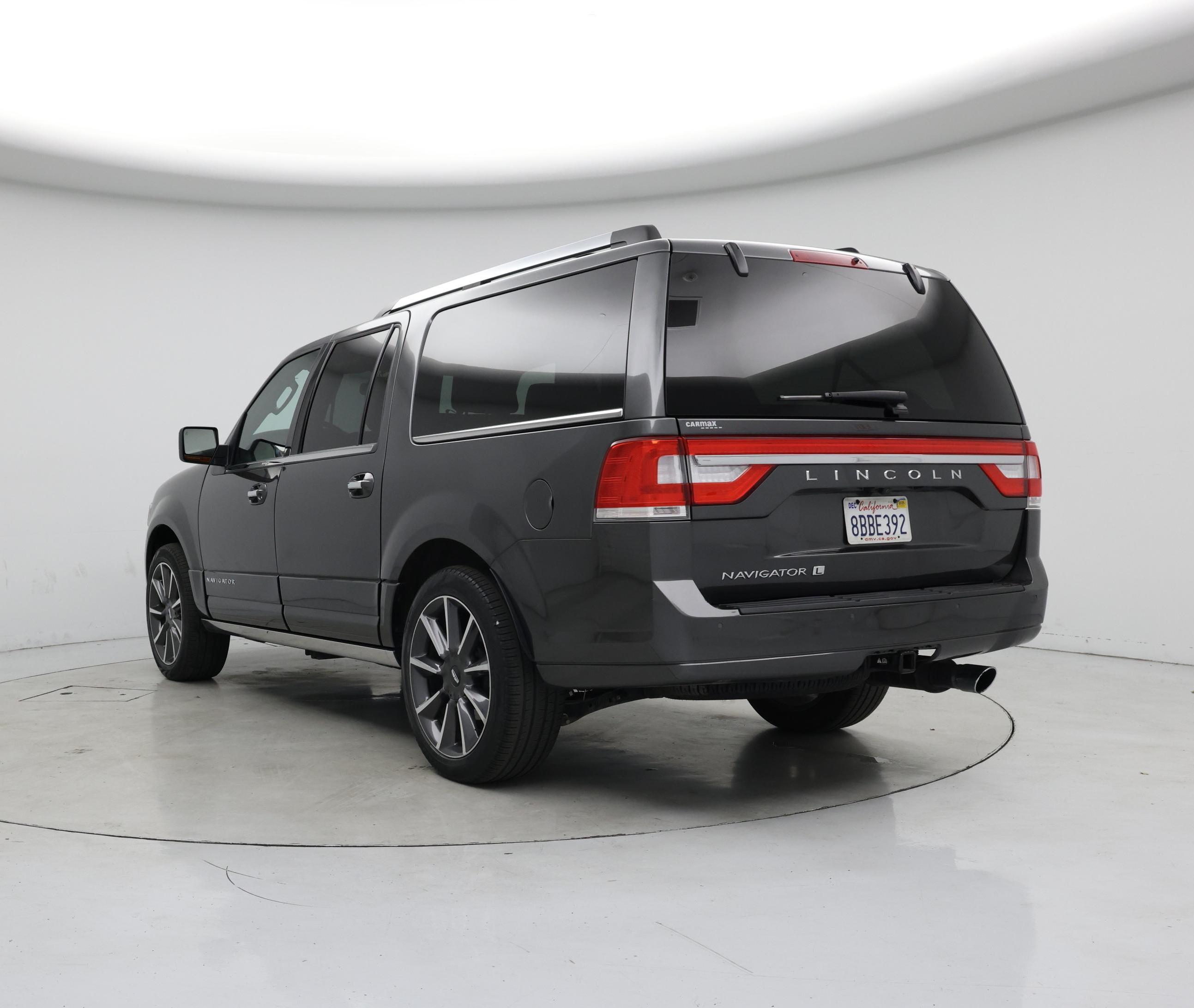 Thumbnail: 2017 Lincoln Navigator L - 2