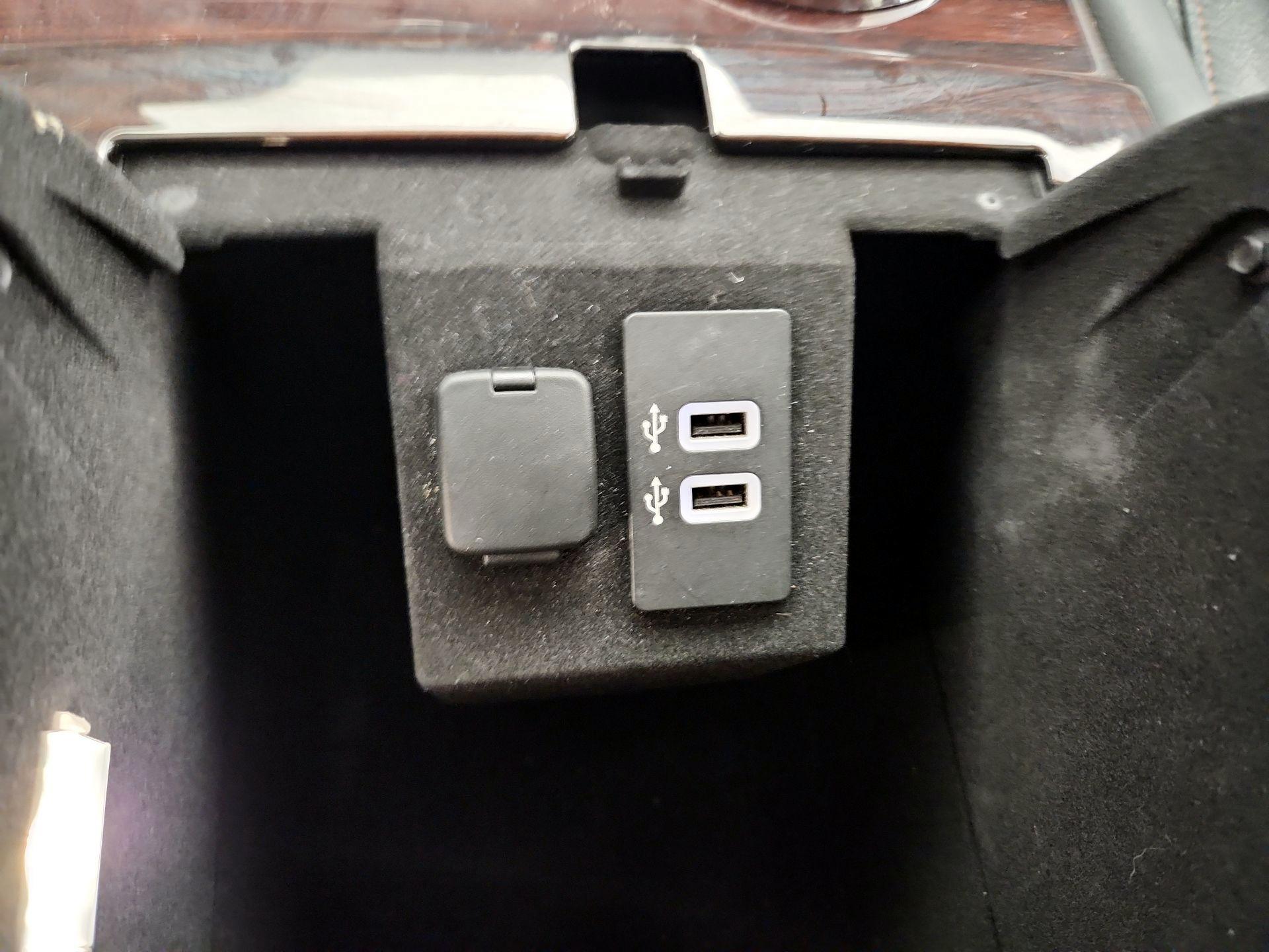 Thumbnail: 2017 Lincoln Navigator L - 19