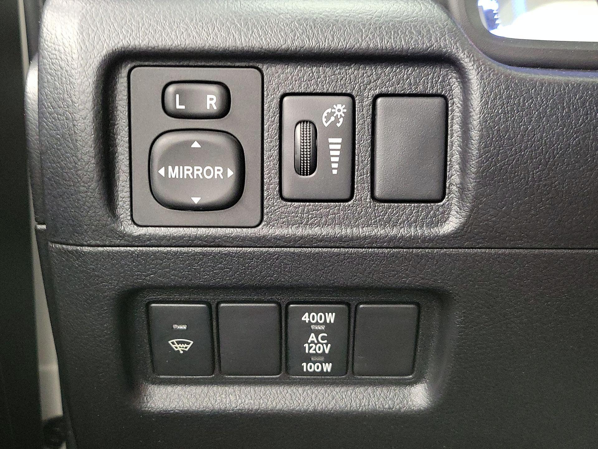 Thumbnail: 2016 Toyota 4Runner - 13