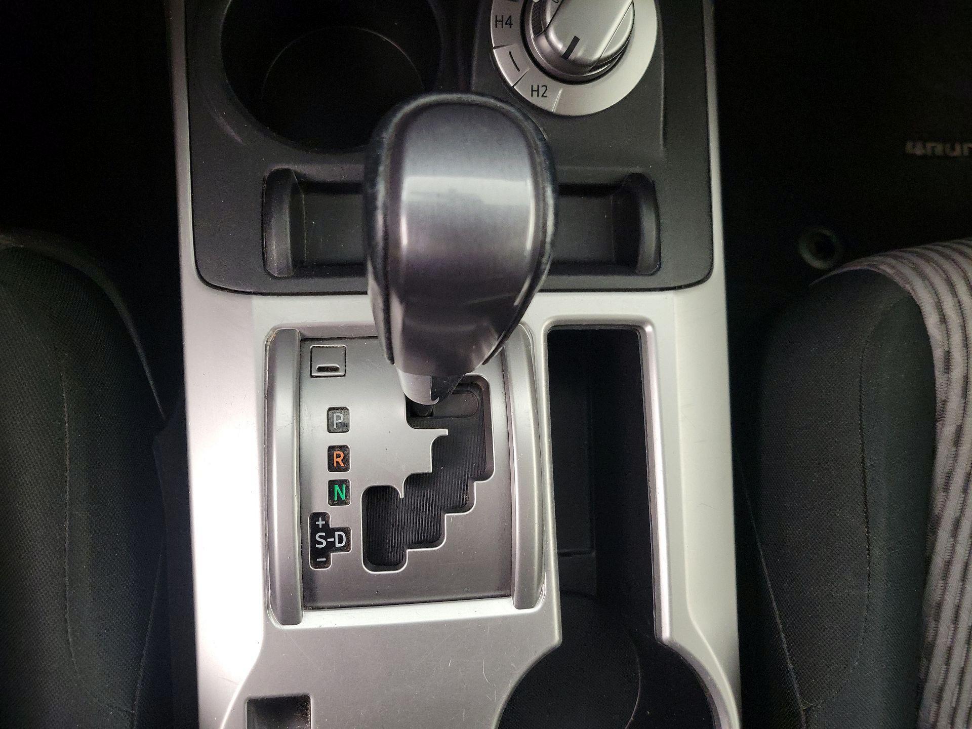 Thumbnail: 2016 Toyota 4Runner - 17