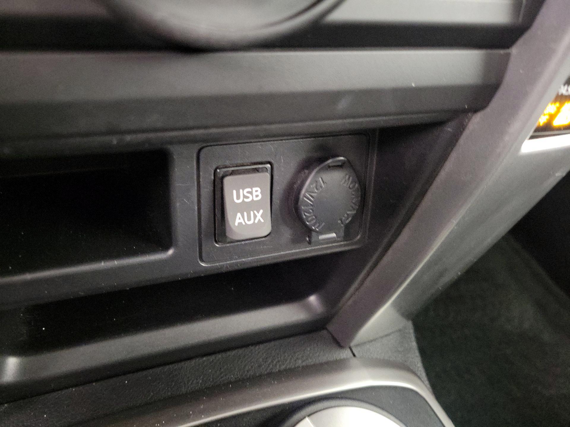 Thumbnail: 2016 Toyota 4Runner - 18