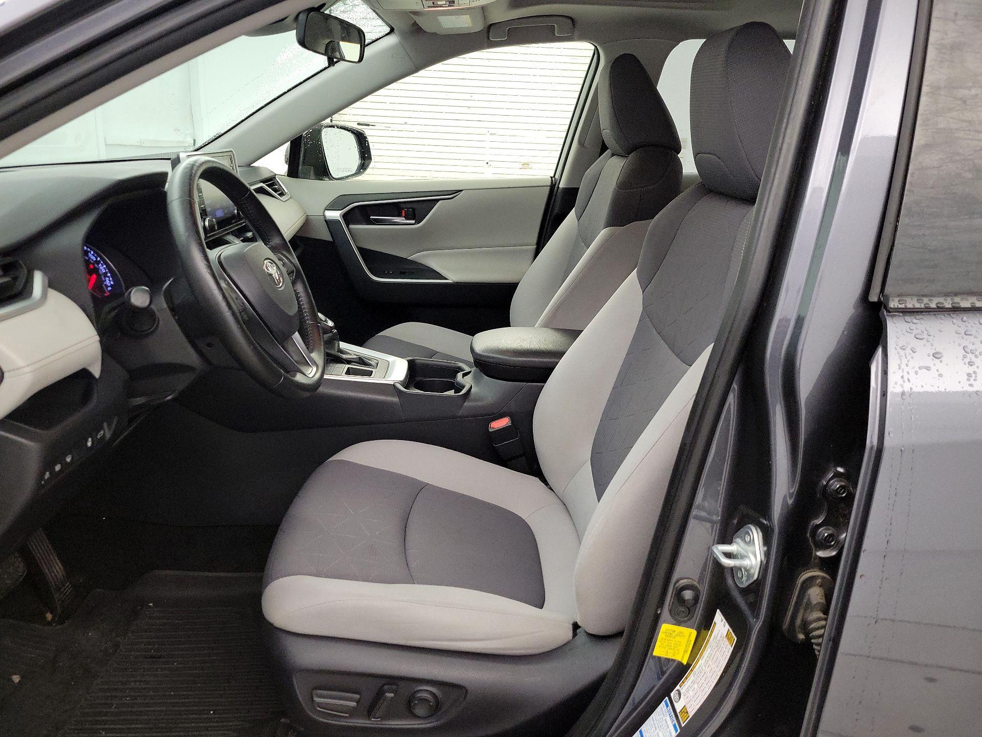 Thumbnail: 2019 Toyota RAV4 - 11