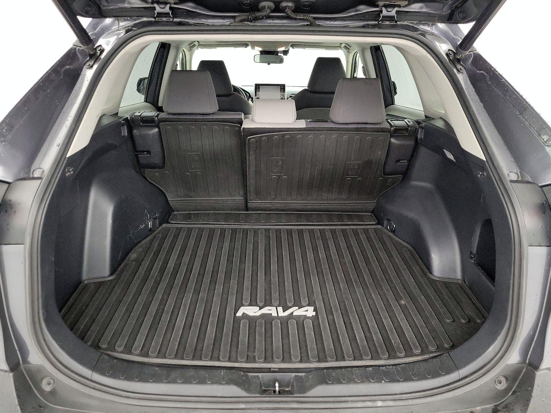 Thumbnail: 2019 Toyota RAV4 - 20