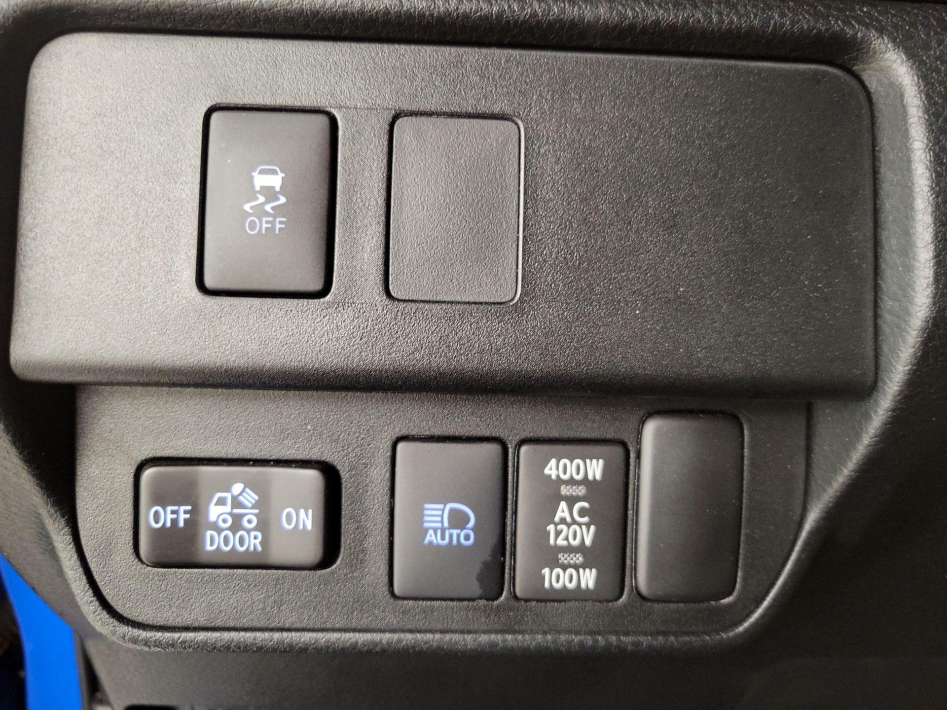 Thumbnail: 2020 Toyota Tacoma - 13