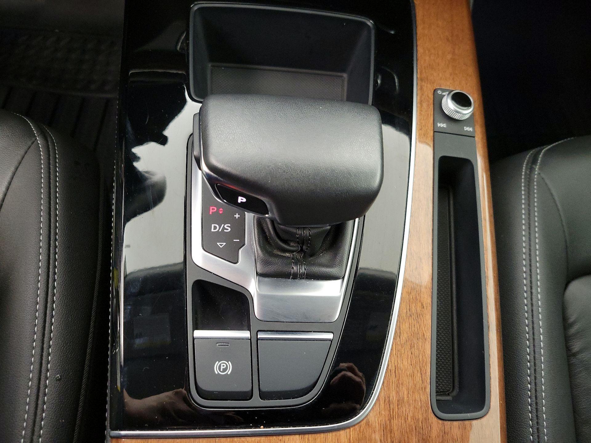 Thumbnail: 2023 Audi Q5 - 17