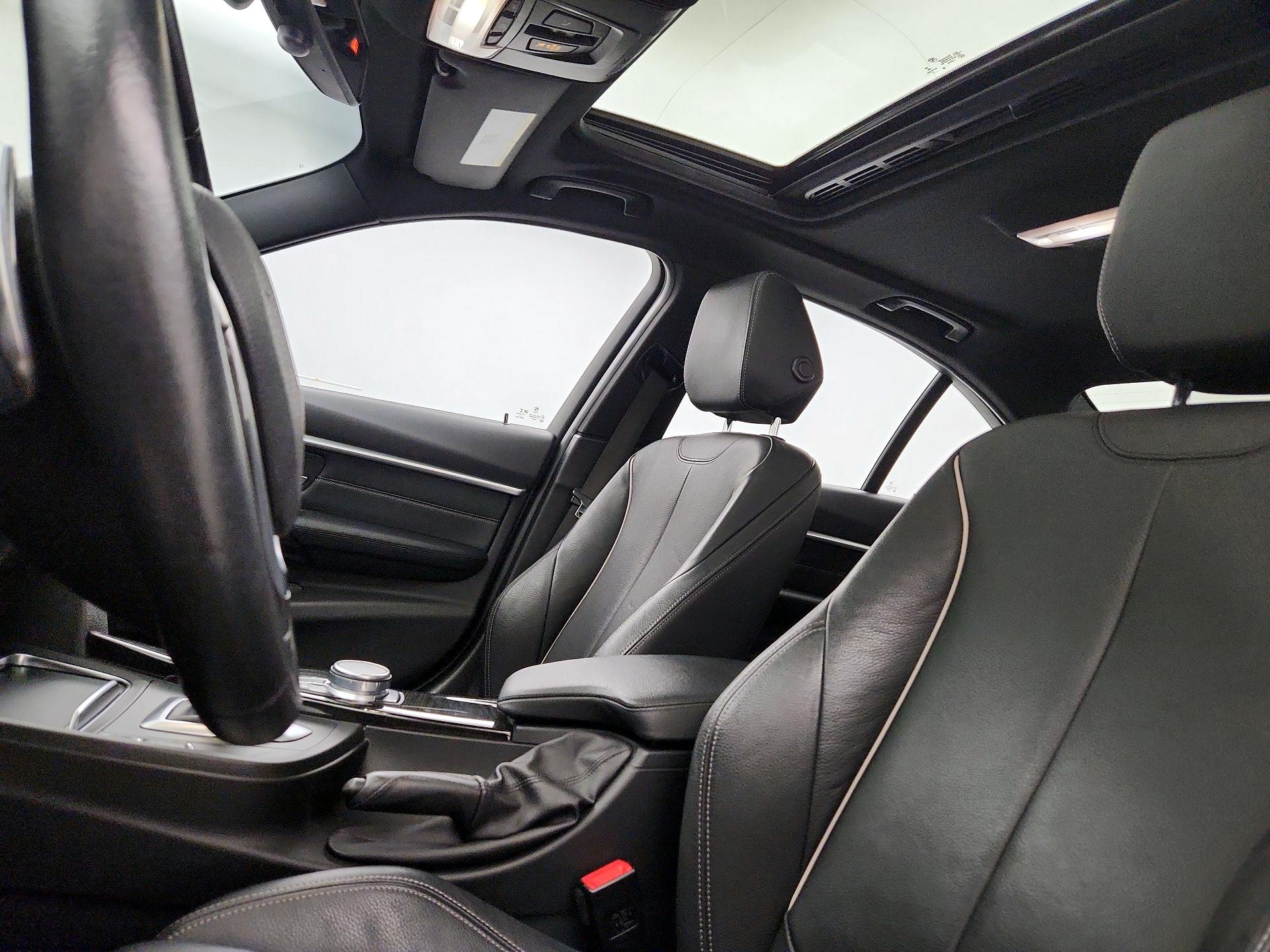 Thumbnail: 2018 BMW 3 Series - 19