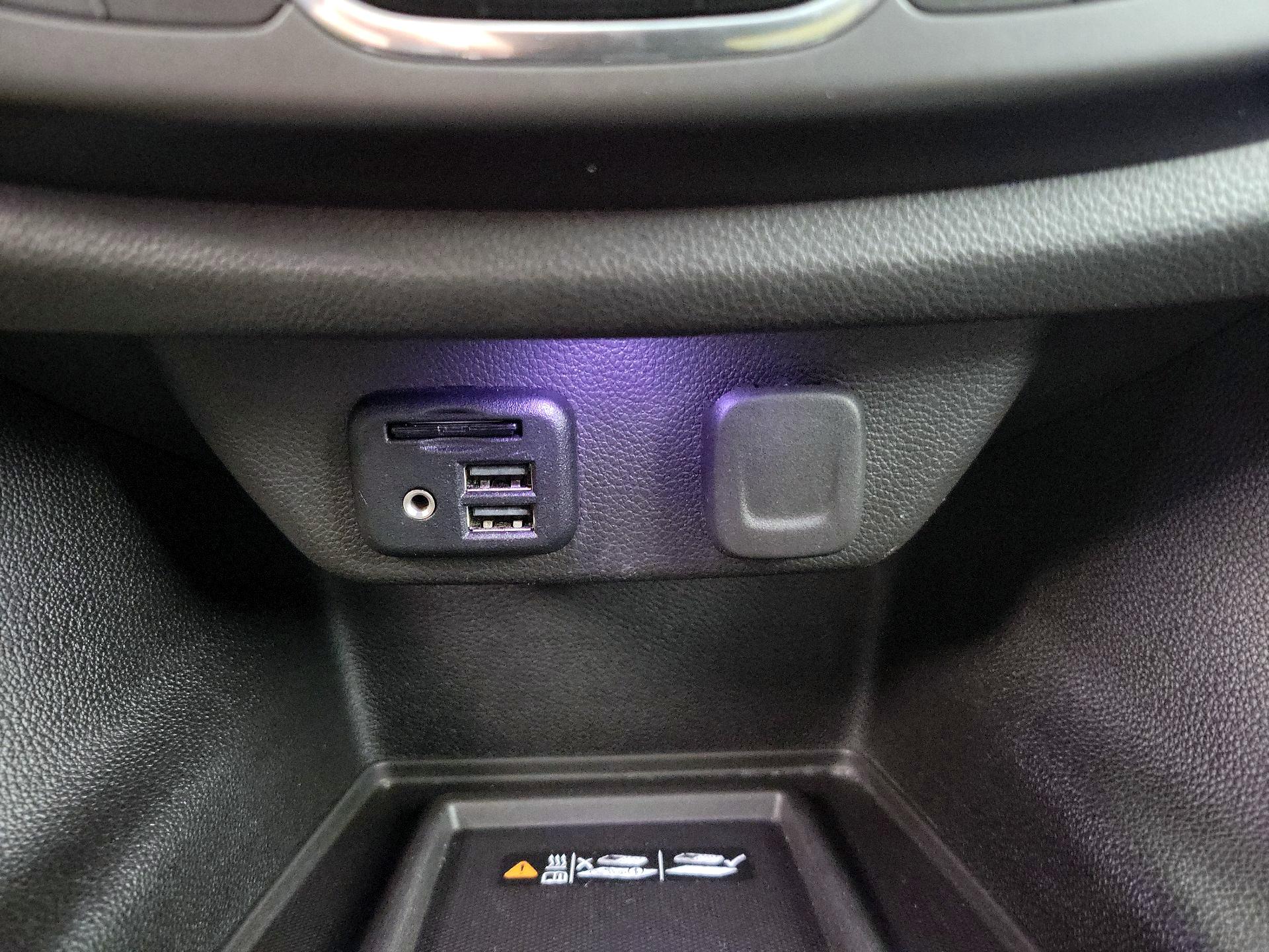 Thumbnail: 2021 Chevrolet Traverse - 17