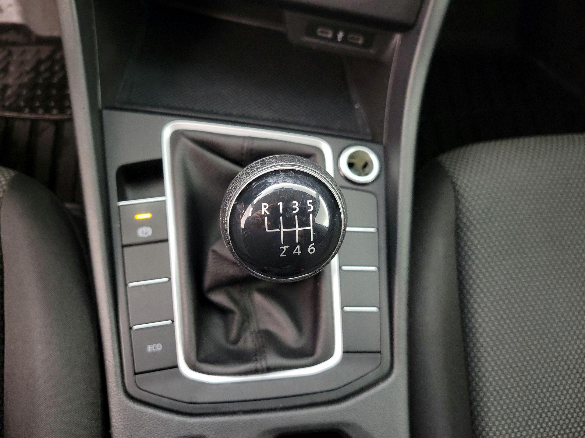 Thumbnail: 2020 Volkswagen Jetta - 15