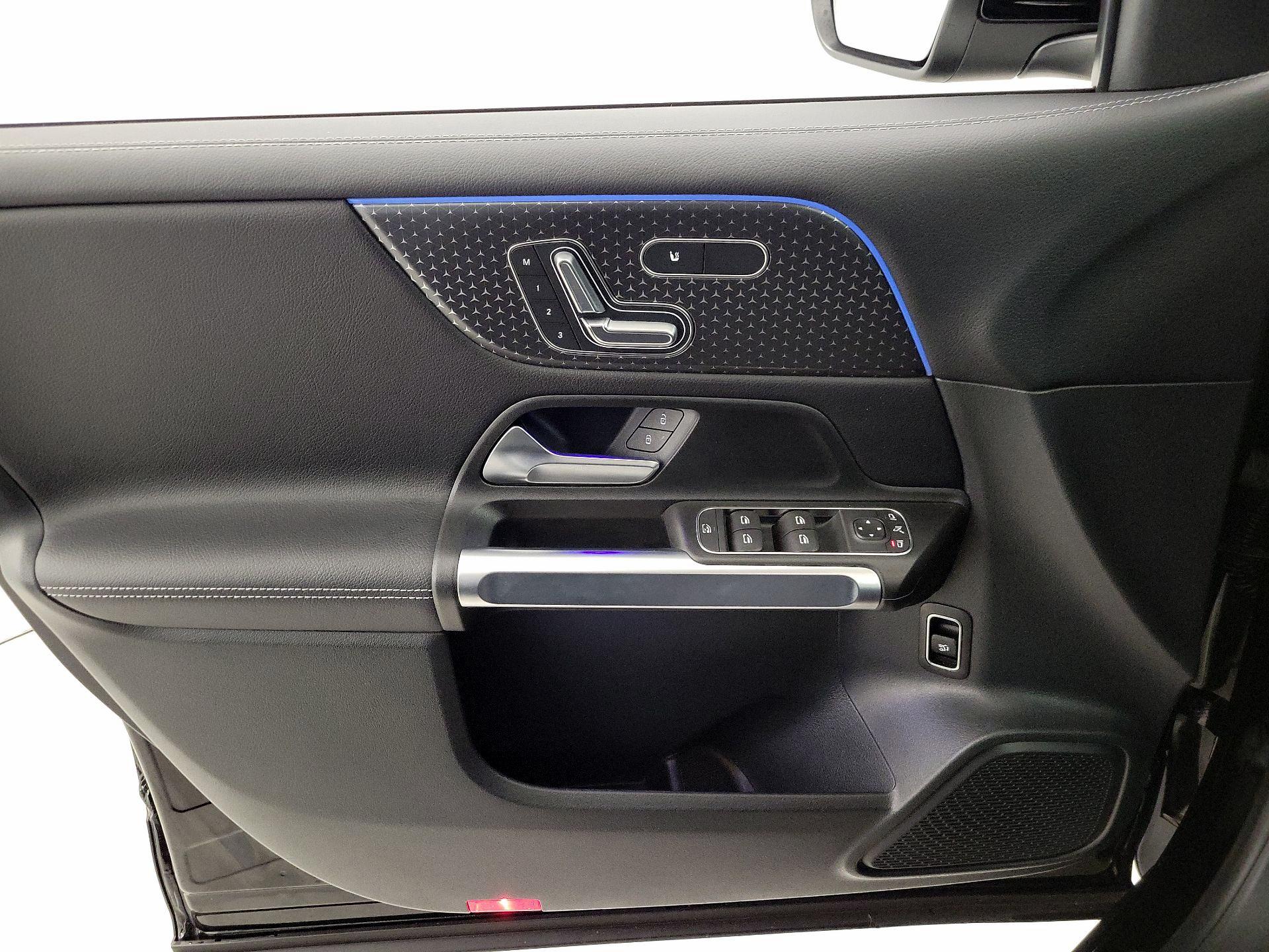 Thumbnail: 2025 Mercedes-Benz GLB - 12