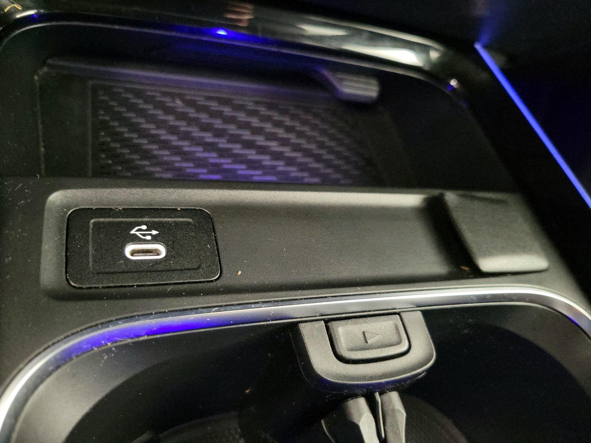 Thumbnail: 2025 Mercedes-Benz GLB - 17