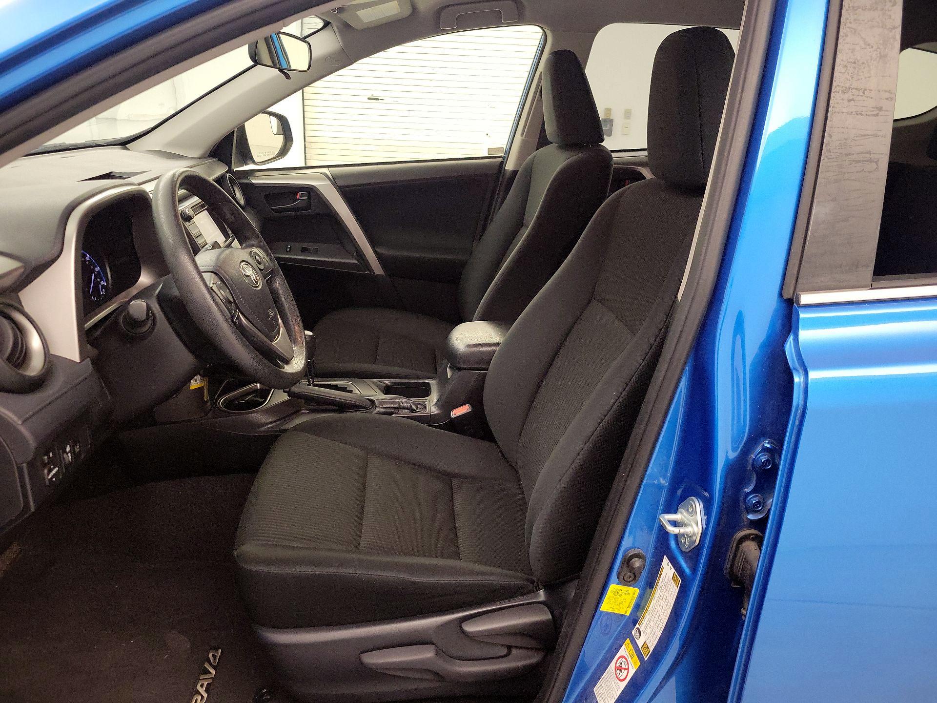 Thumbnail: 2018 Toyota RAV4 - 11