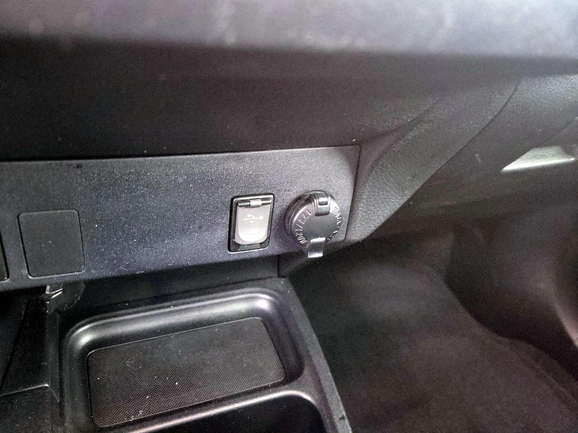 Thumbnail: 2018 Toyota RAV4 - 18