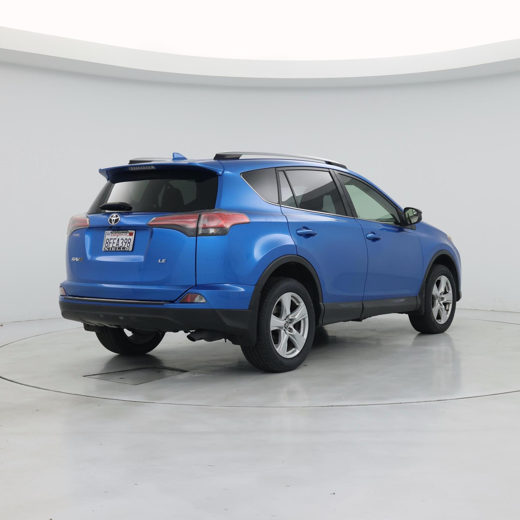 Thumbnail: 2018 Toyota RAV4 - 8