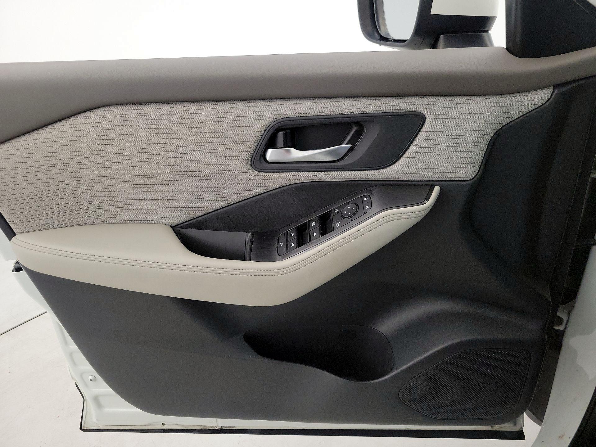 Thumbnail: 2021 Nissan Rogue - 12