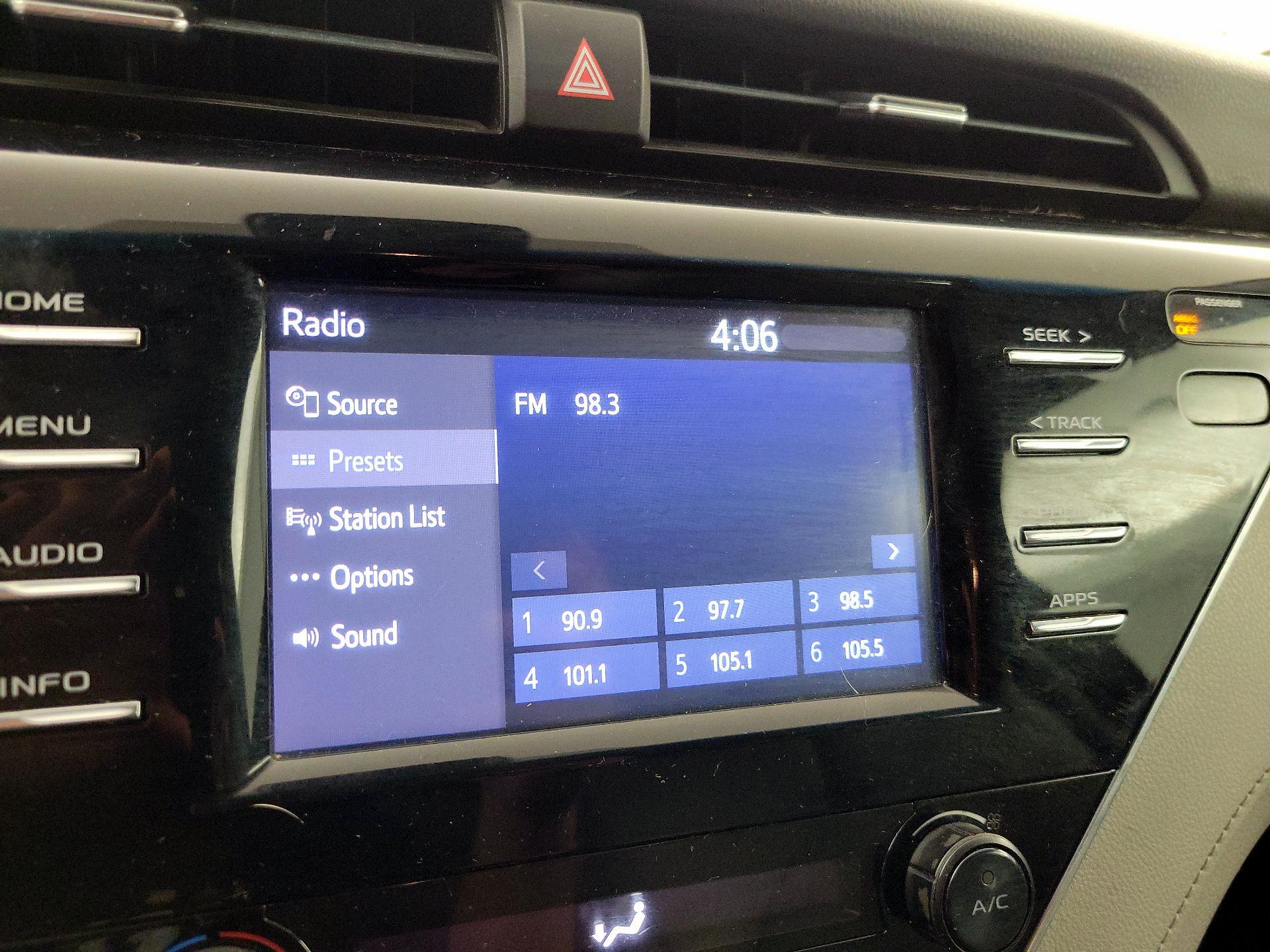 Thumbnail: 2018 Toyota Camry - 15