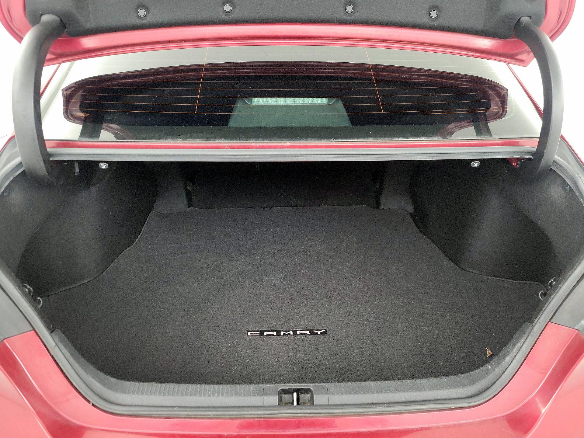 Thumbnail: 2018 Toyota Camry - 20