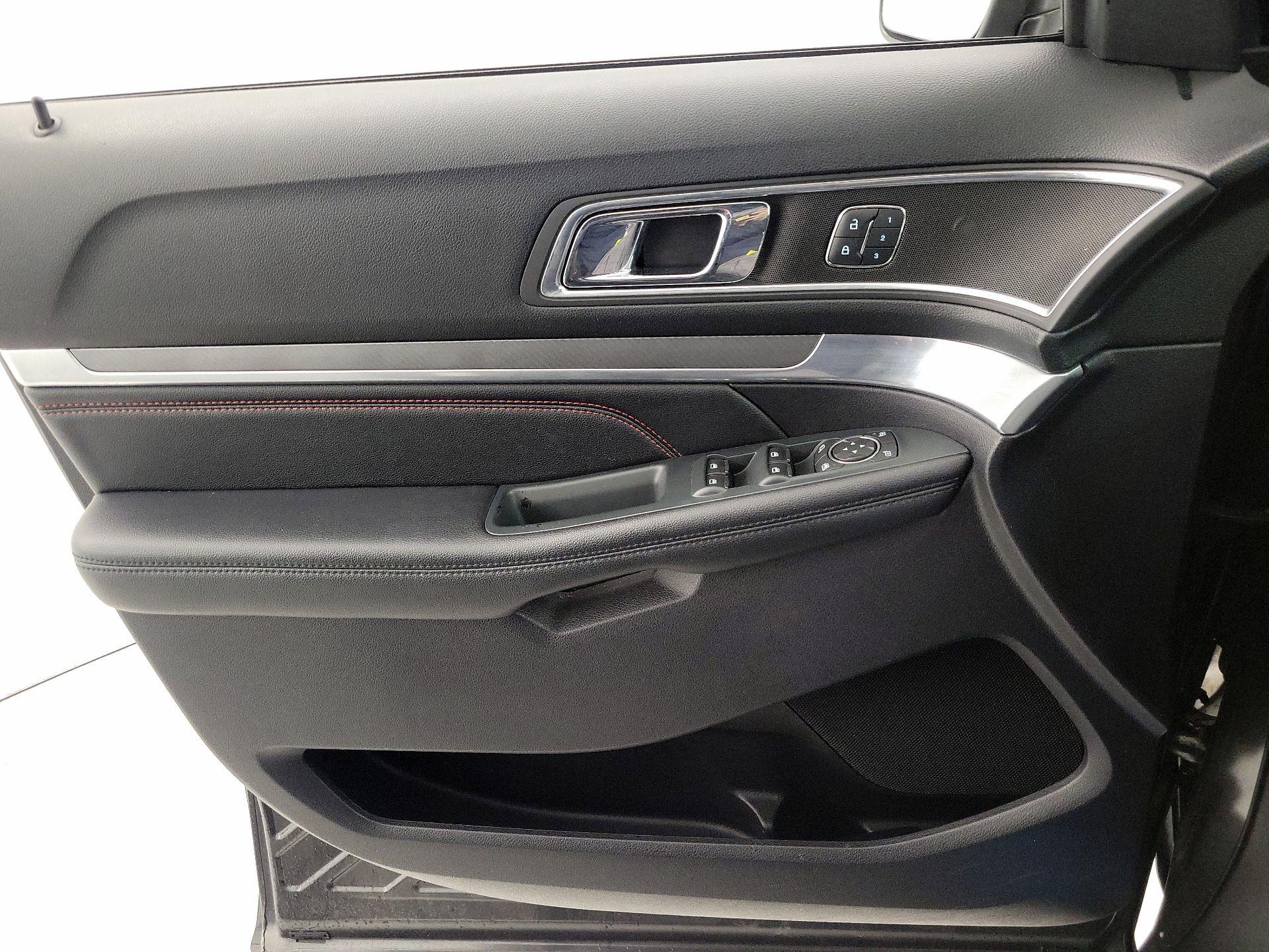 Thumbnail: 2019 Ford Explorer - 12