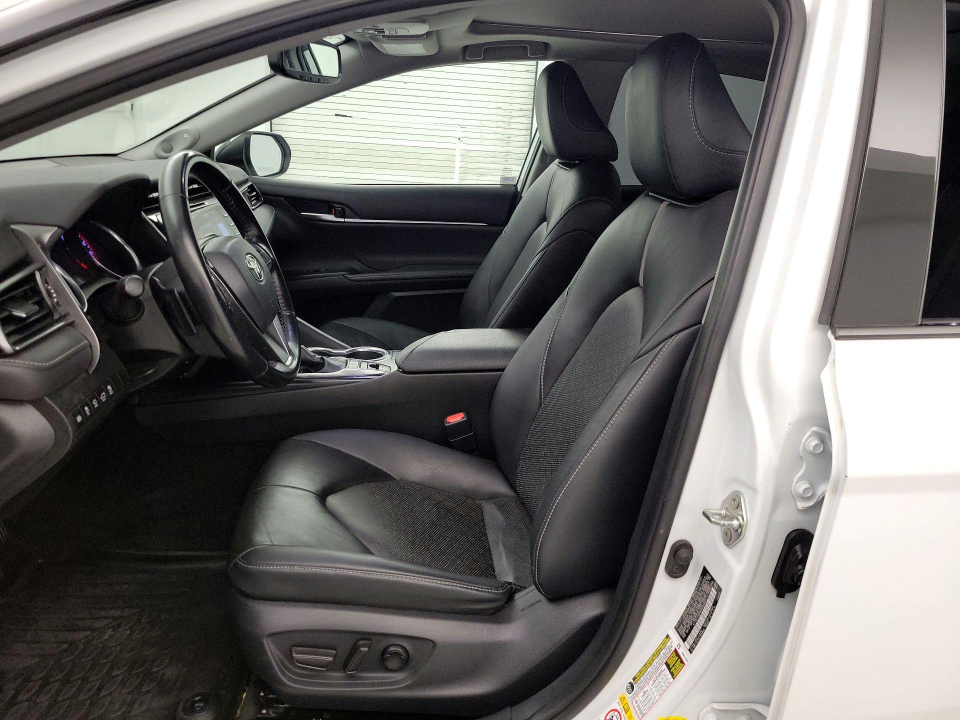 Thumbnail: 2019 Toyota Camry - 11