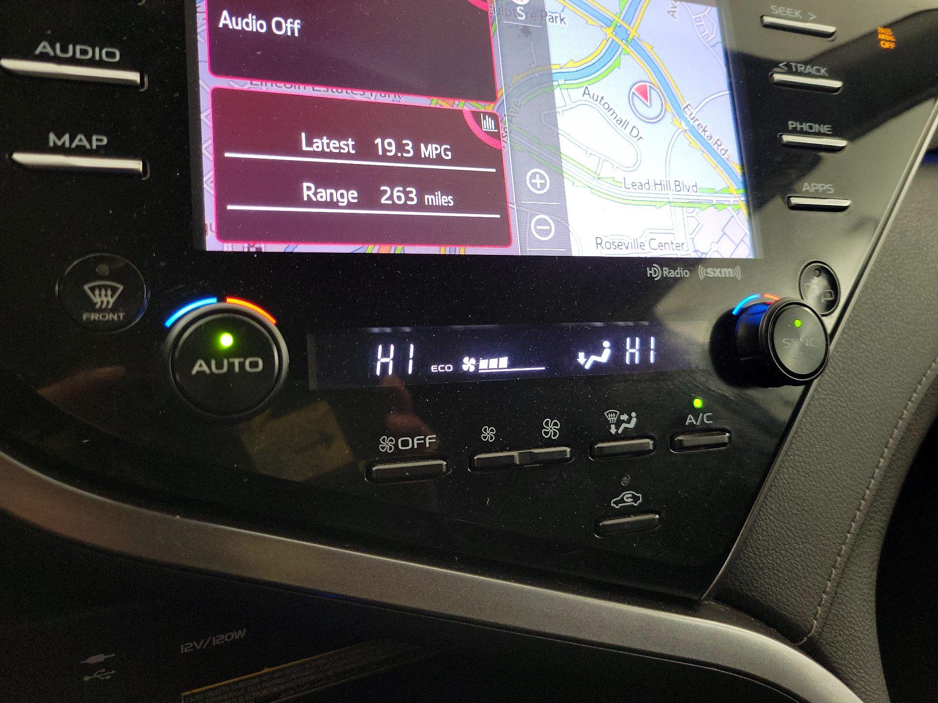 Thumbnail: 2019 Toyota Camry - 16