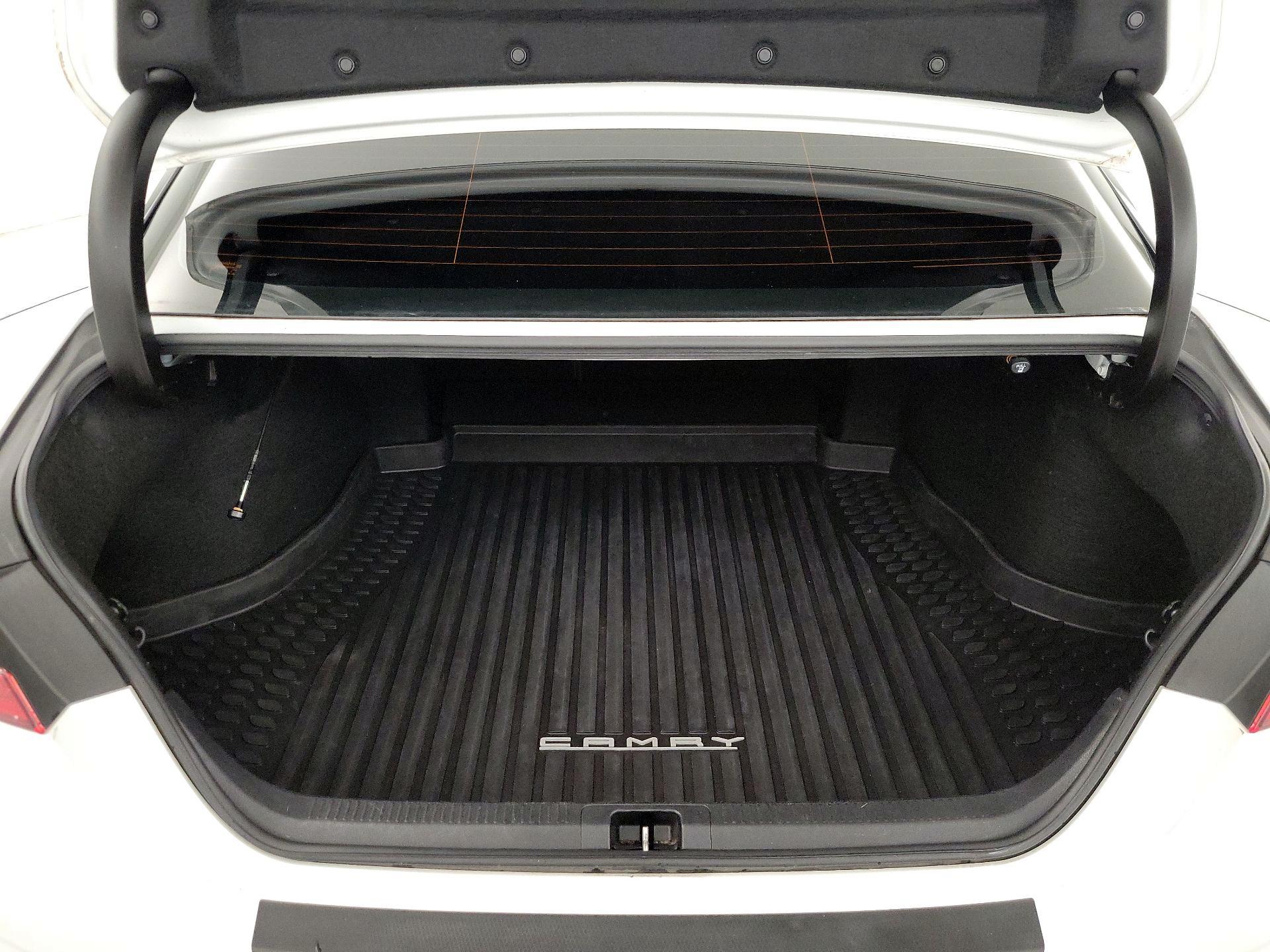 Thumbnail: 2019 Toyota Camry - 20