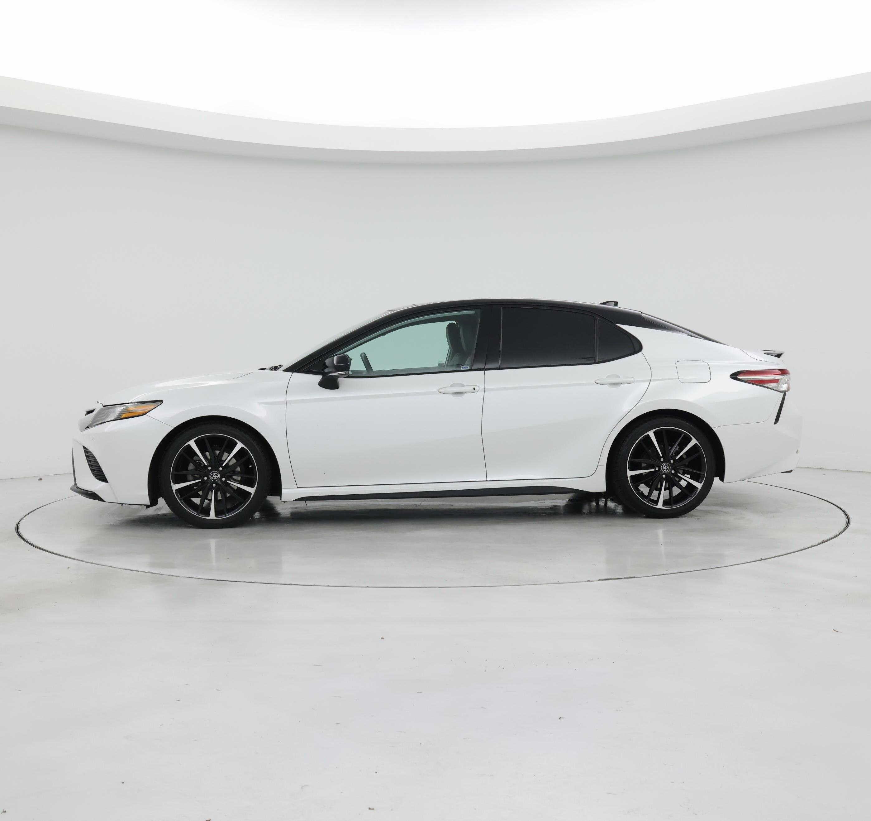 Thumbnail: 2019 Toyota Camry - 3