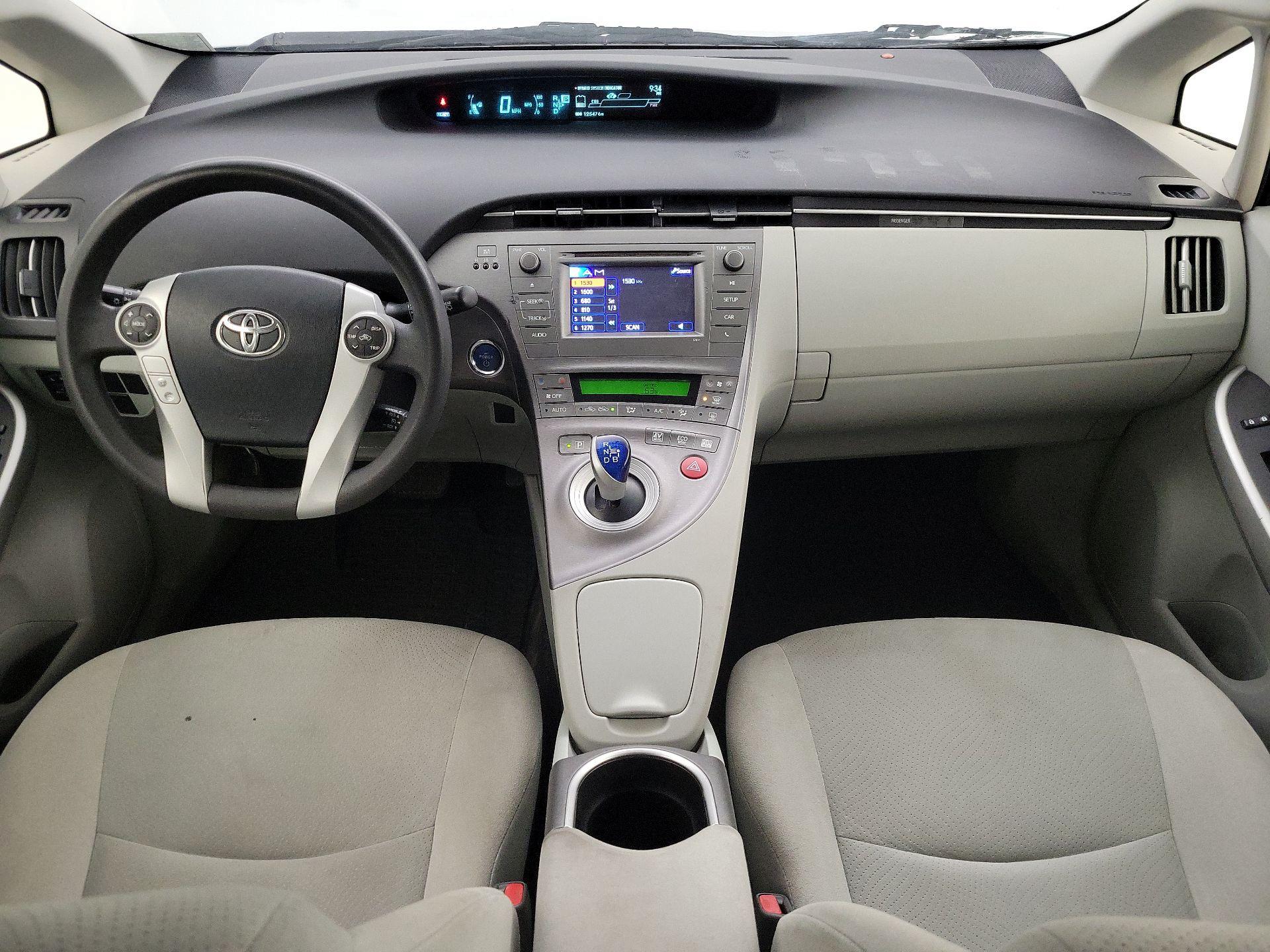 Thumbnail: 2015 Toyota Prius - 9