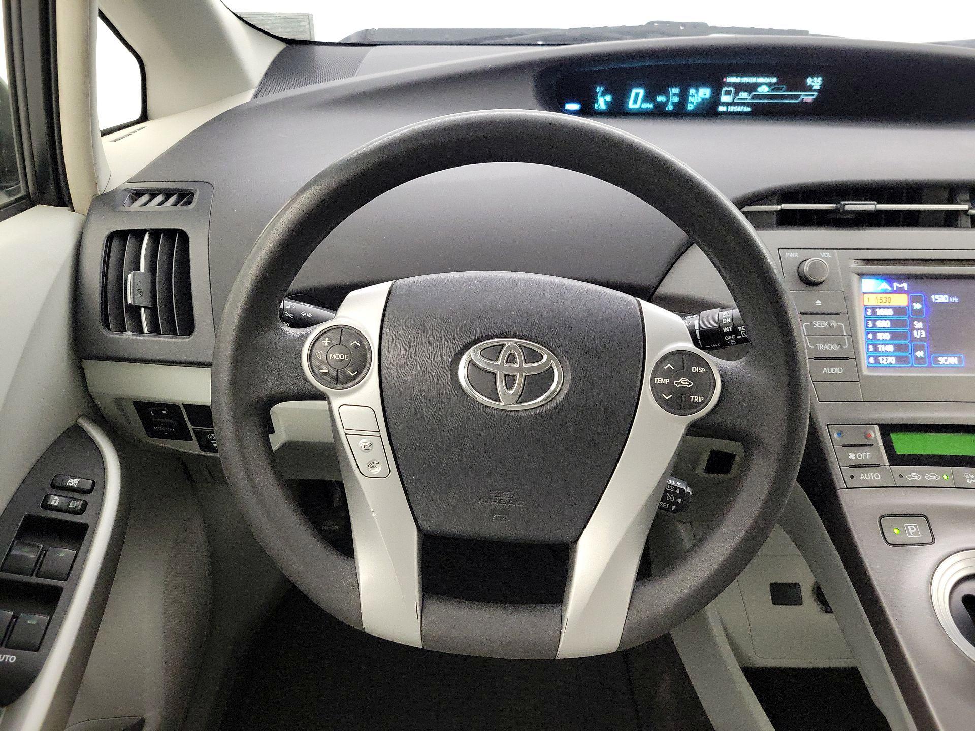 Thumbnail: 2015 Toyota Prius - 10