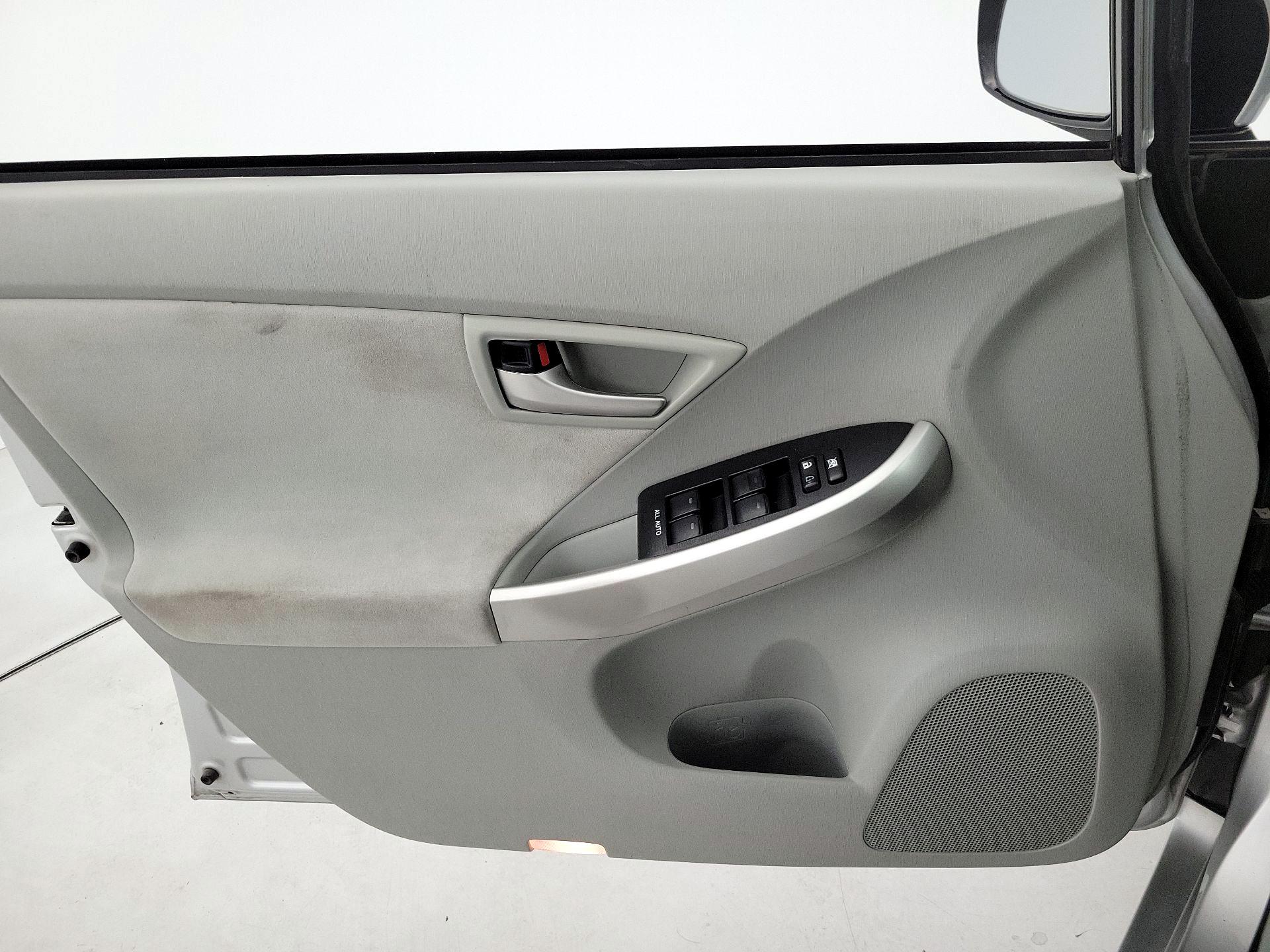 Thumbnail: 2015 Toyota Prius - 12