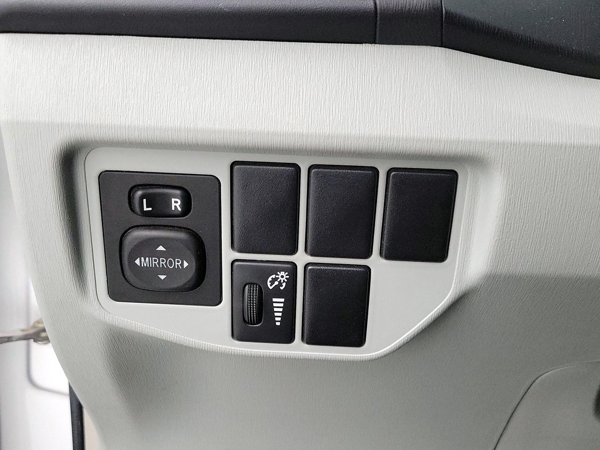 Thumbnail: 2015 Toyota Prius - 13