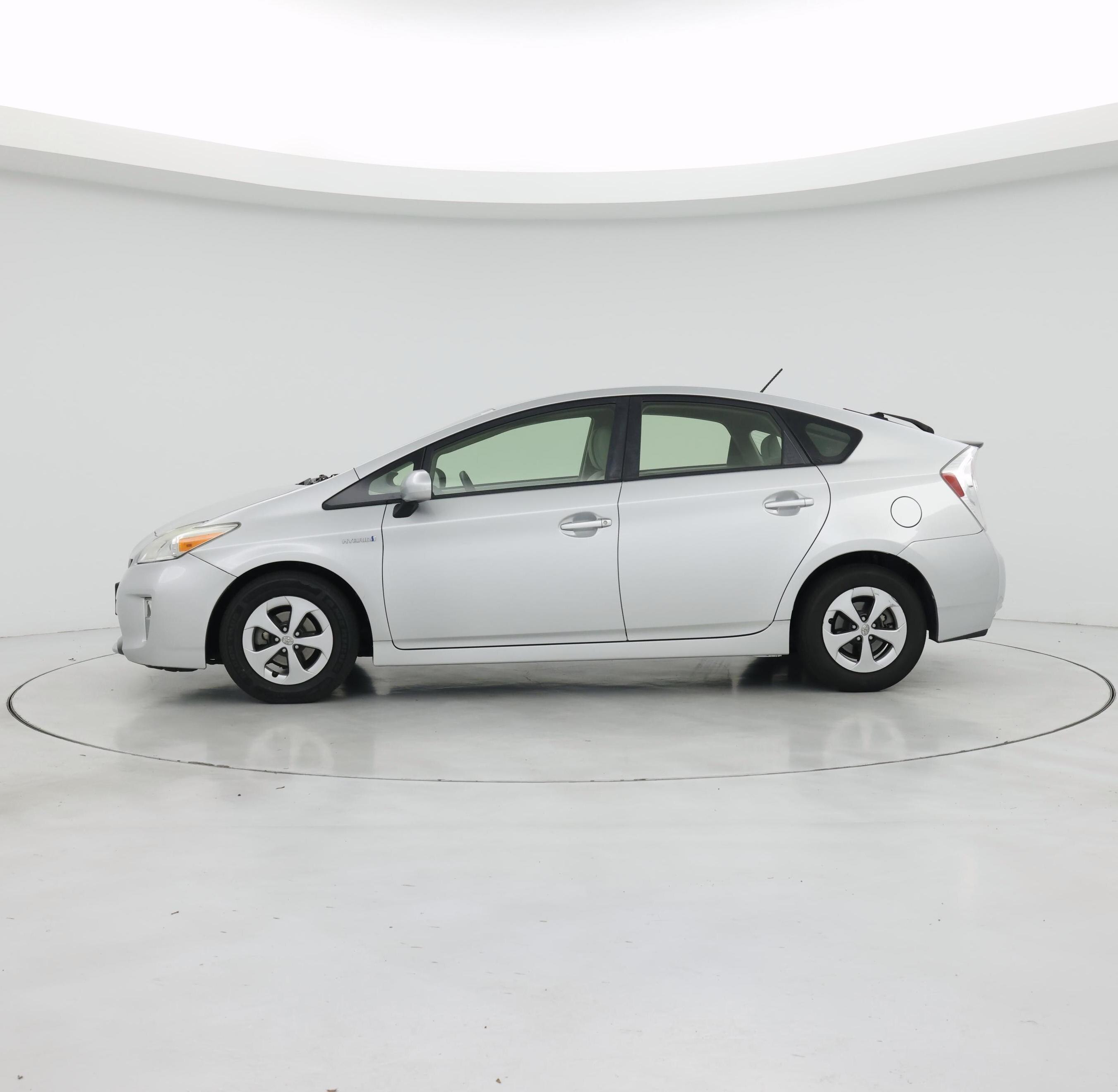 Thumbnail: 2015 Toyota Prius - 3