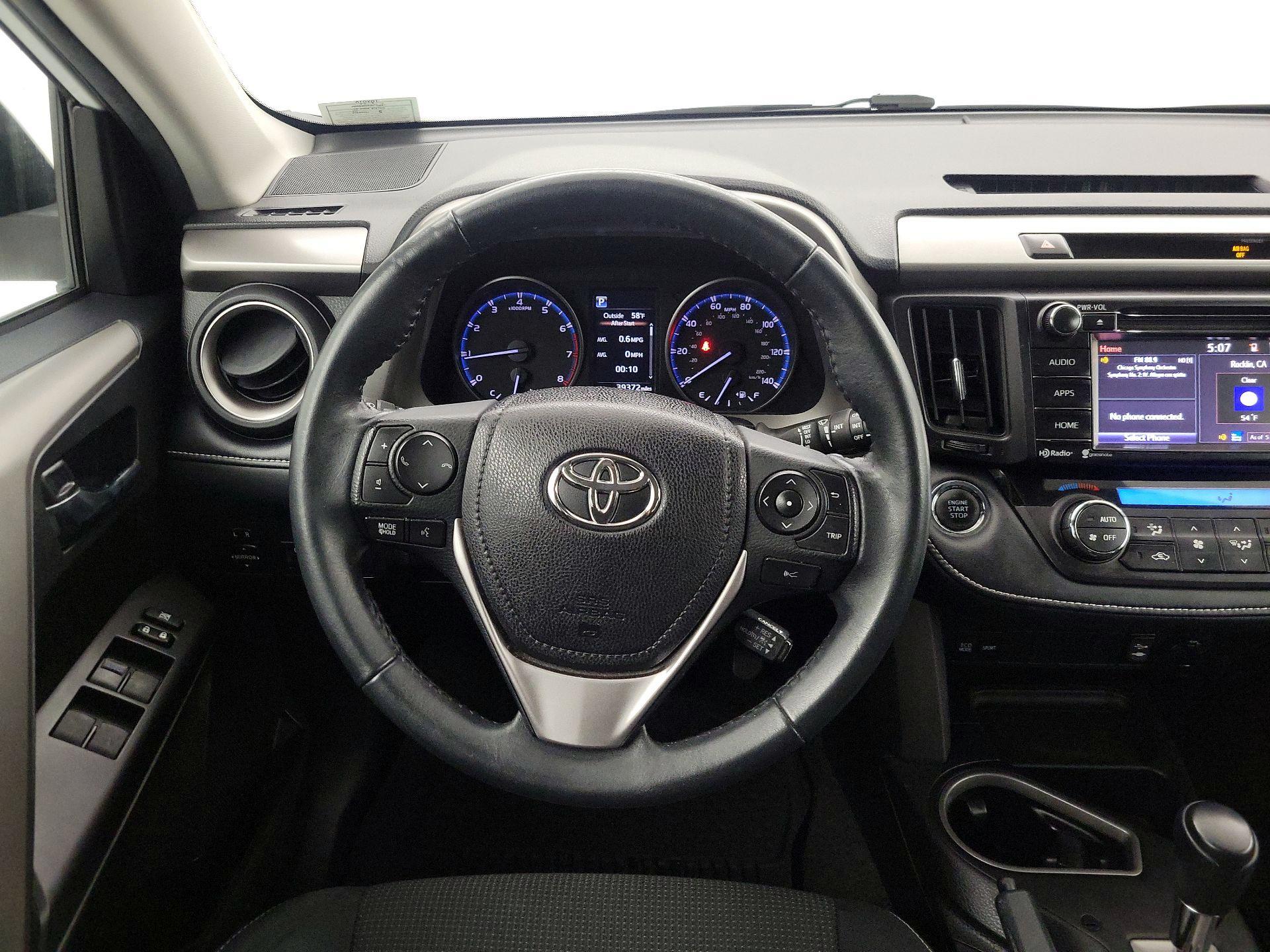 Thumbnail: 2018 Toyota RAV4 - 10