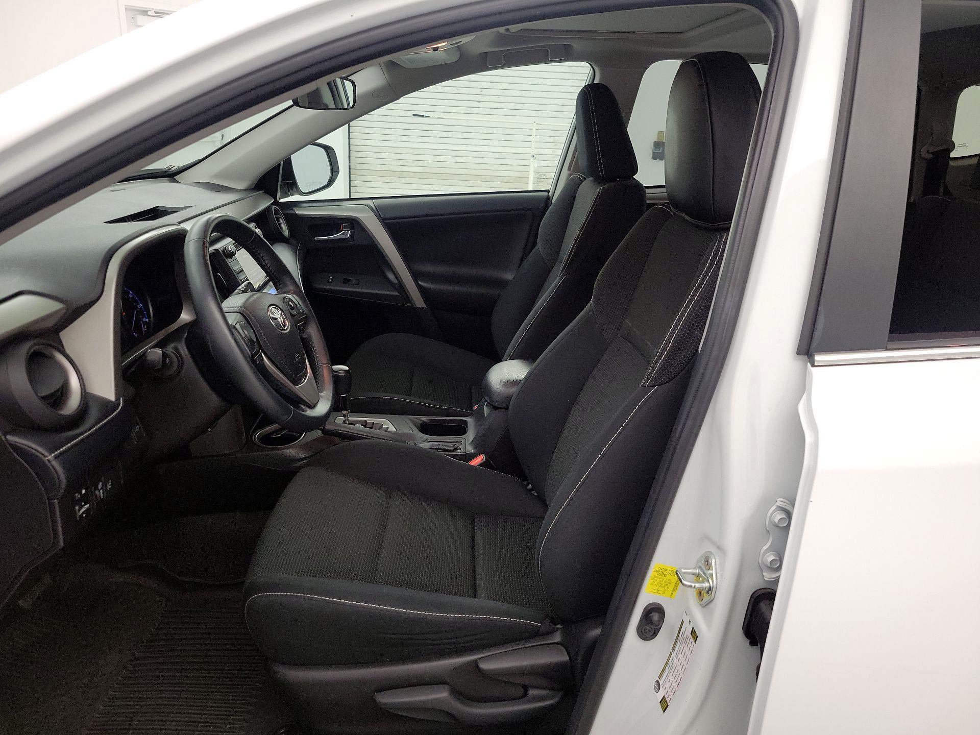 Thumbnail: 2018 Toyota RAV4 - 11